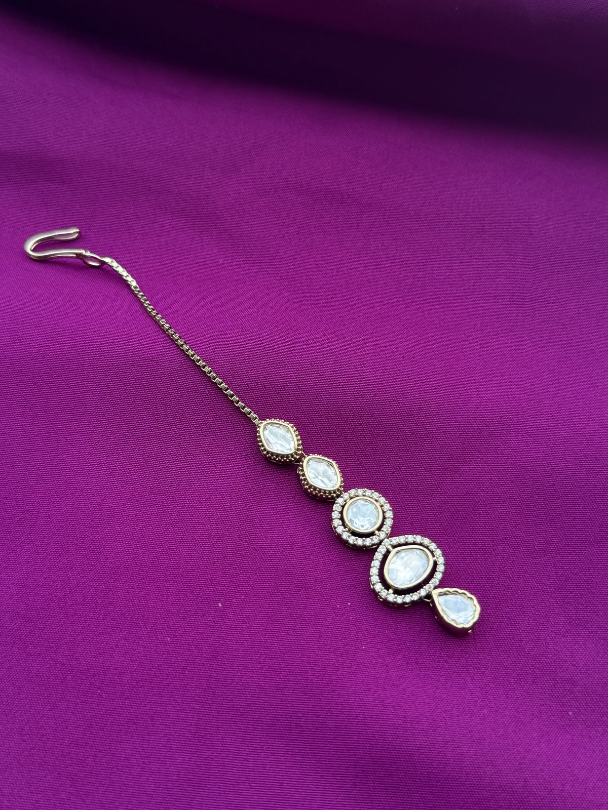 Mossanite stones chain tikka tk801