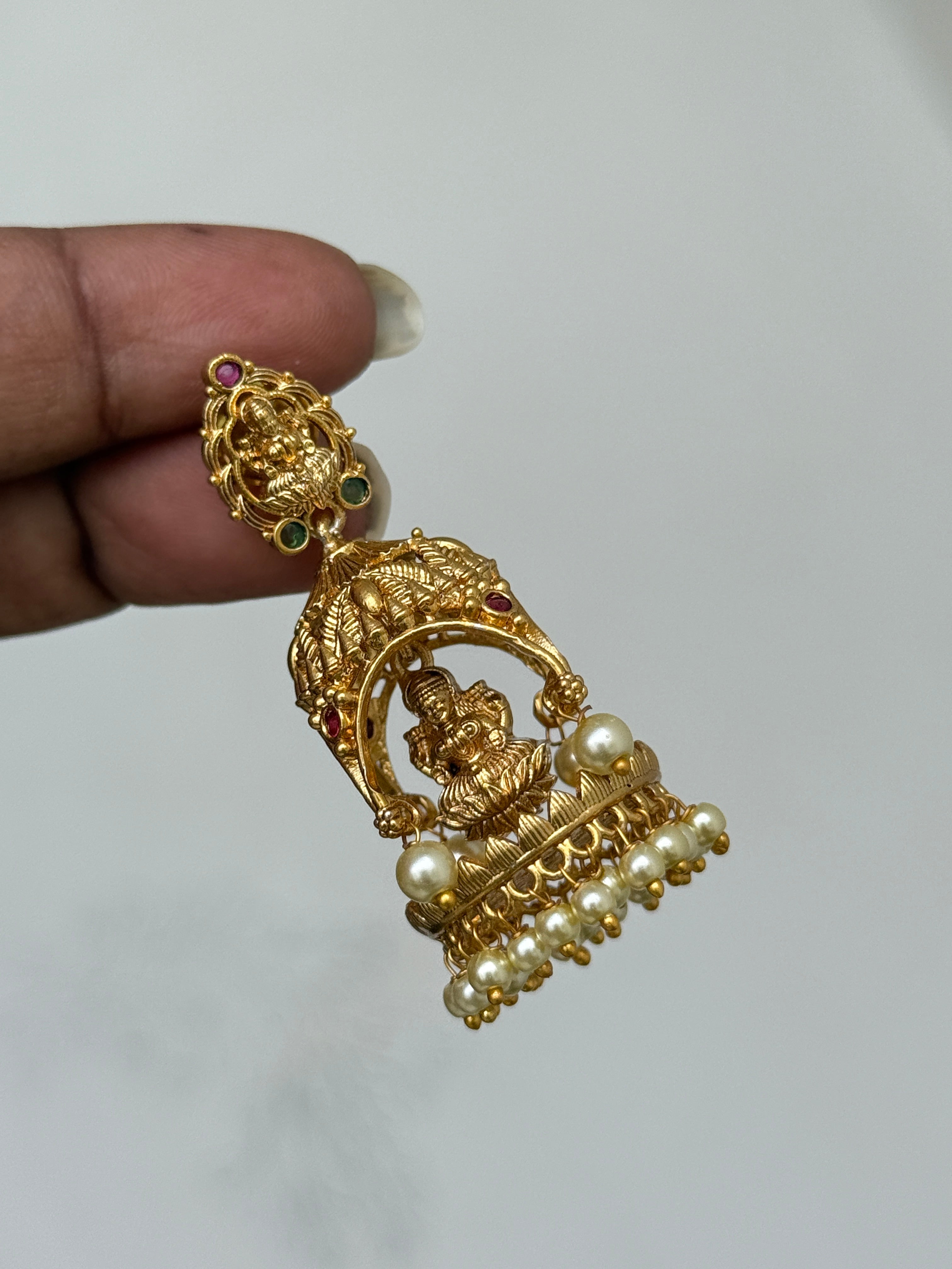 Er137 lakshmi devi butta Earrings
