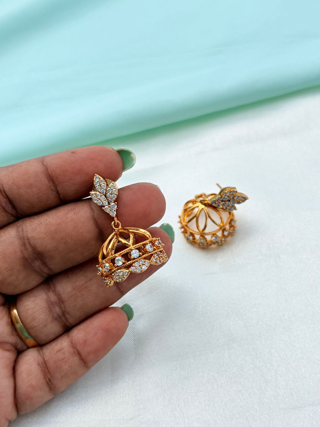 Flower design butta earrings Er954