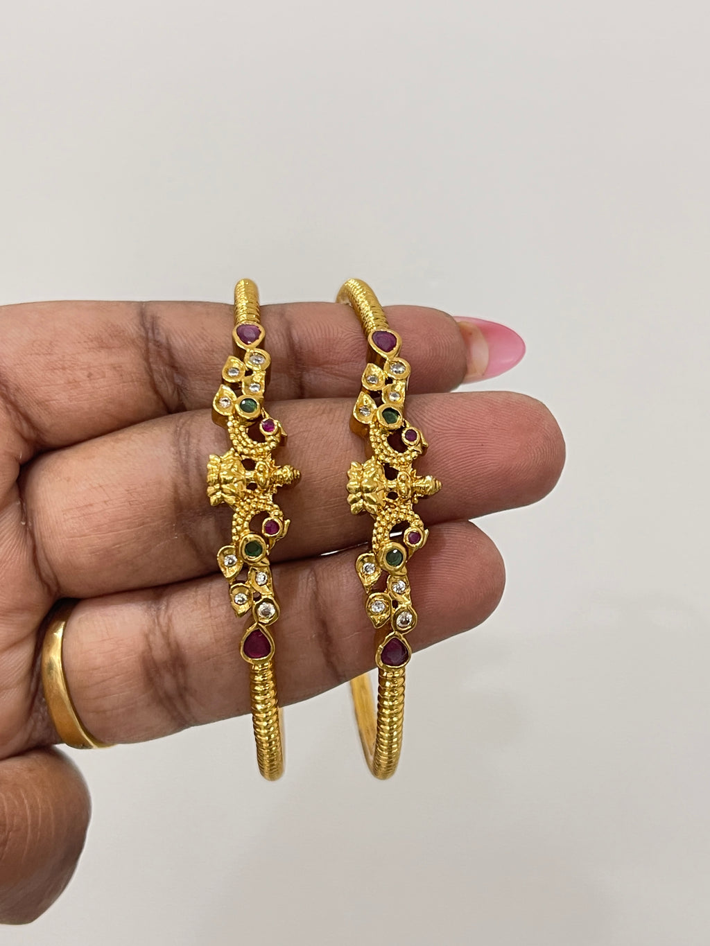 Simple Lakshmi Devi kada bangles sb528