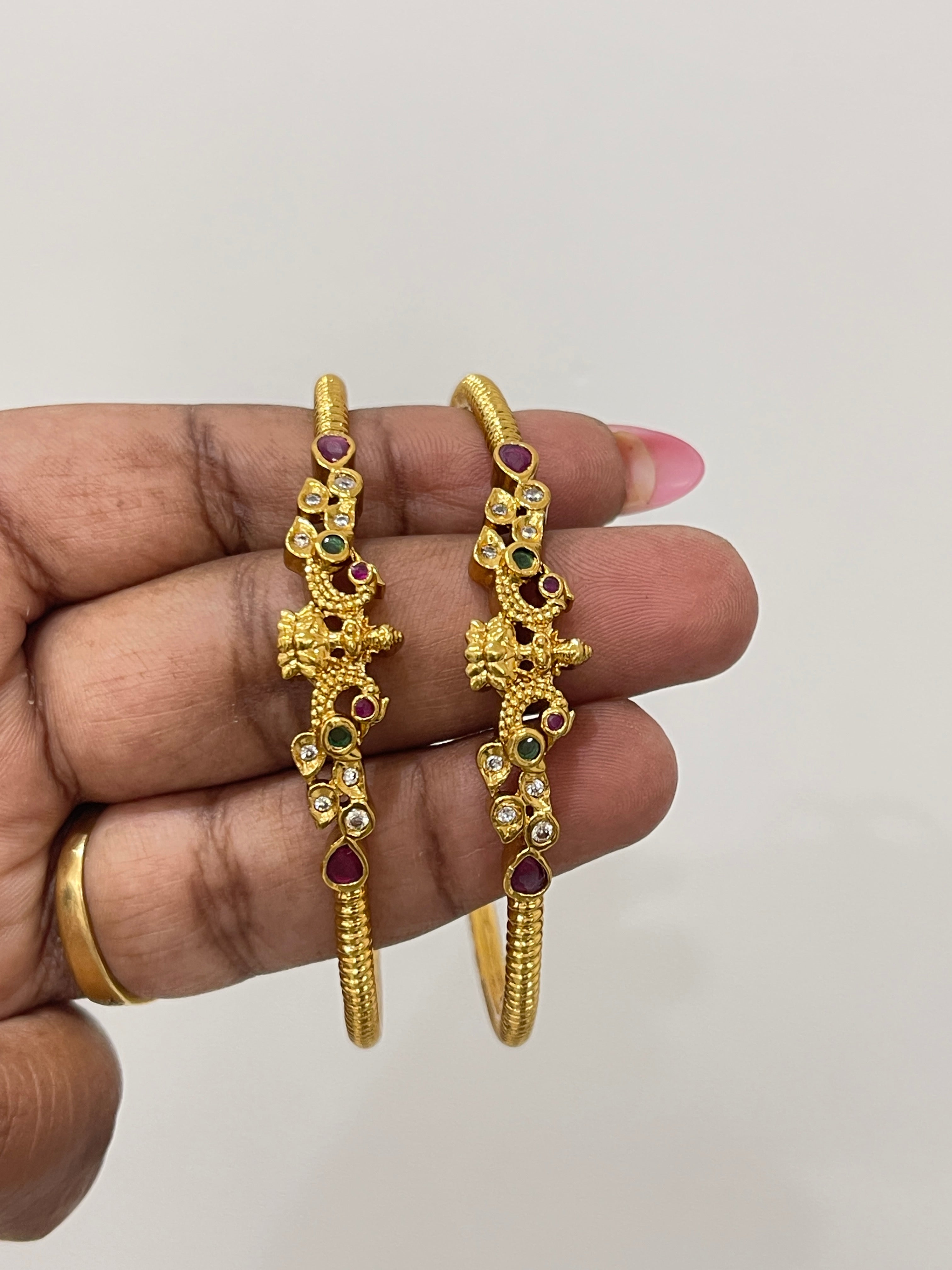 Simple Lakshmi Devi kada bangles sb528
