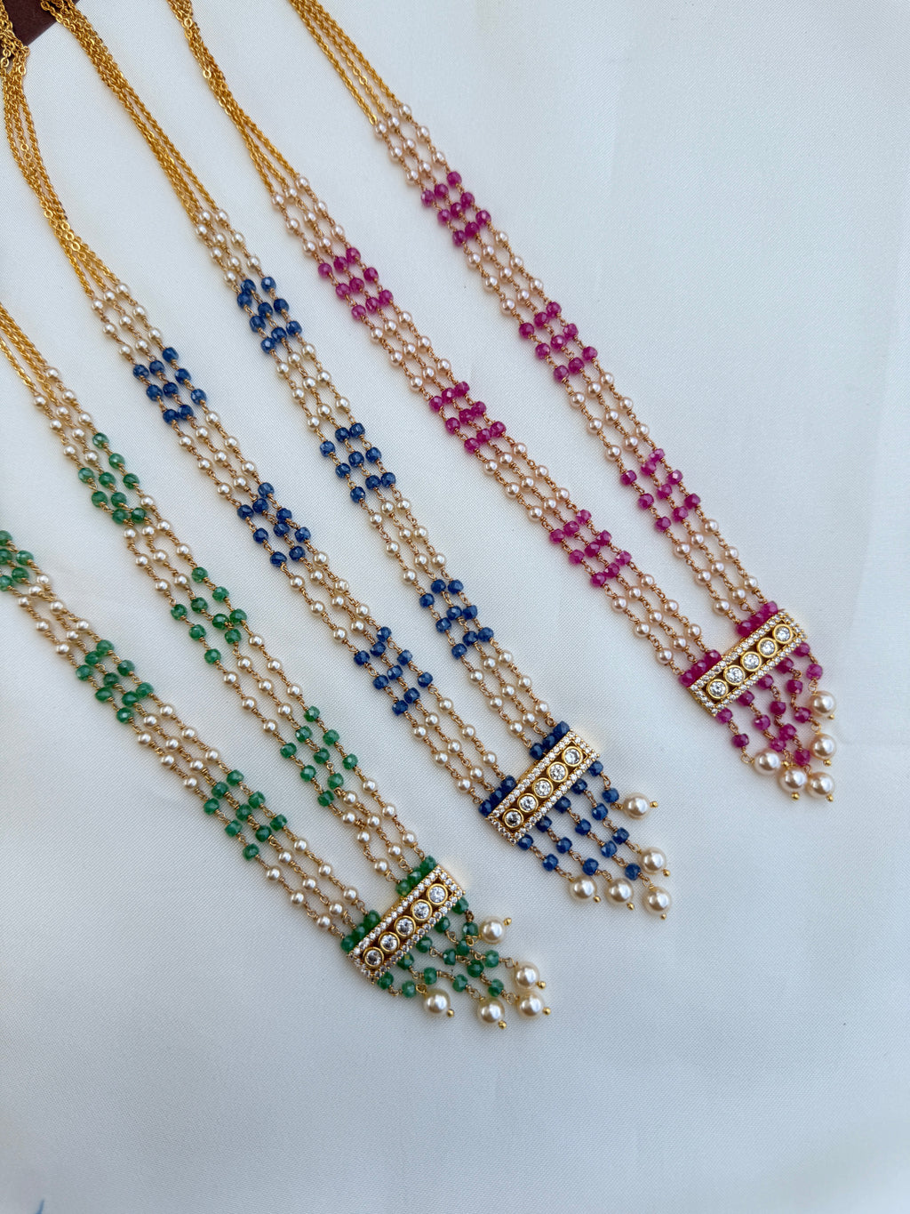 Ns555 uncuts pendant 3 lines beads chain