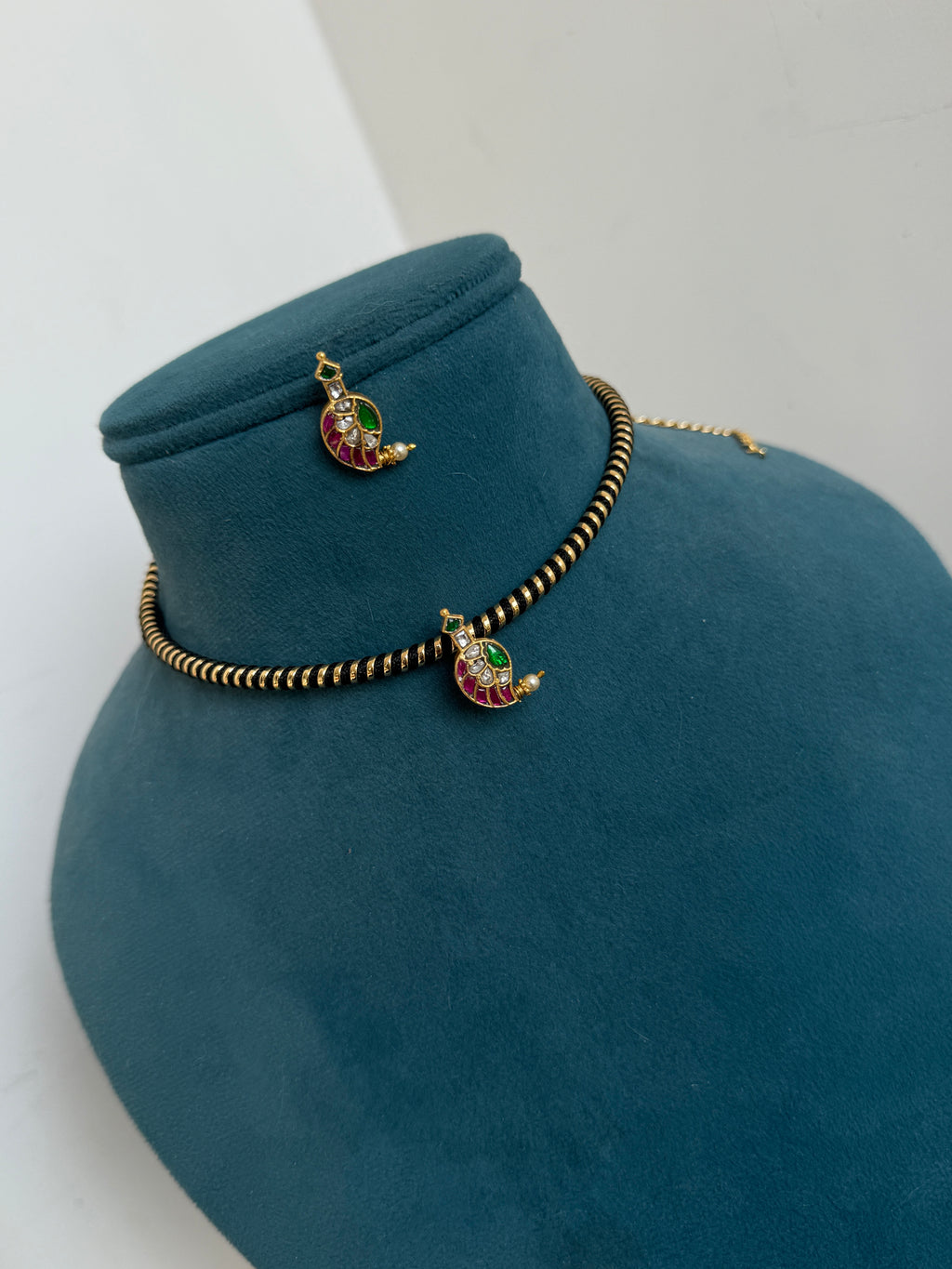 Hs020 hasli with jadau kundan mango pendent with earrings
