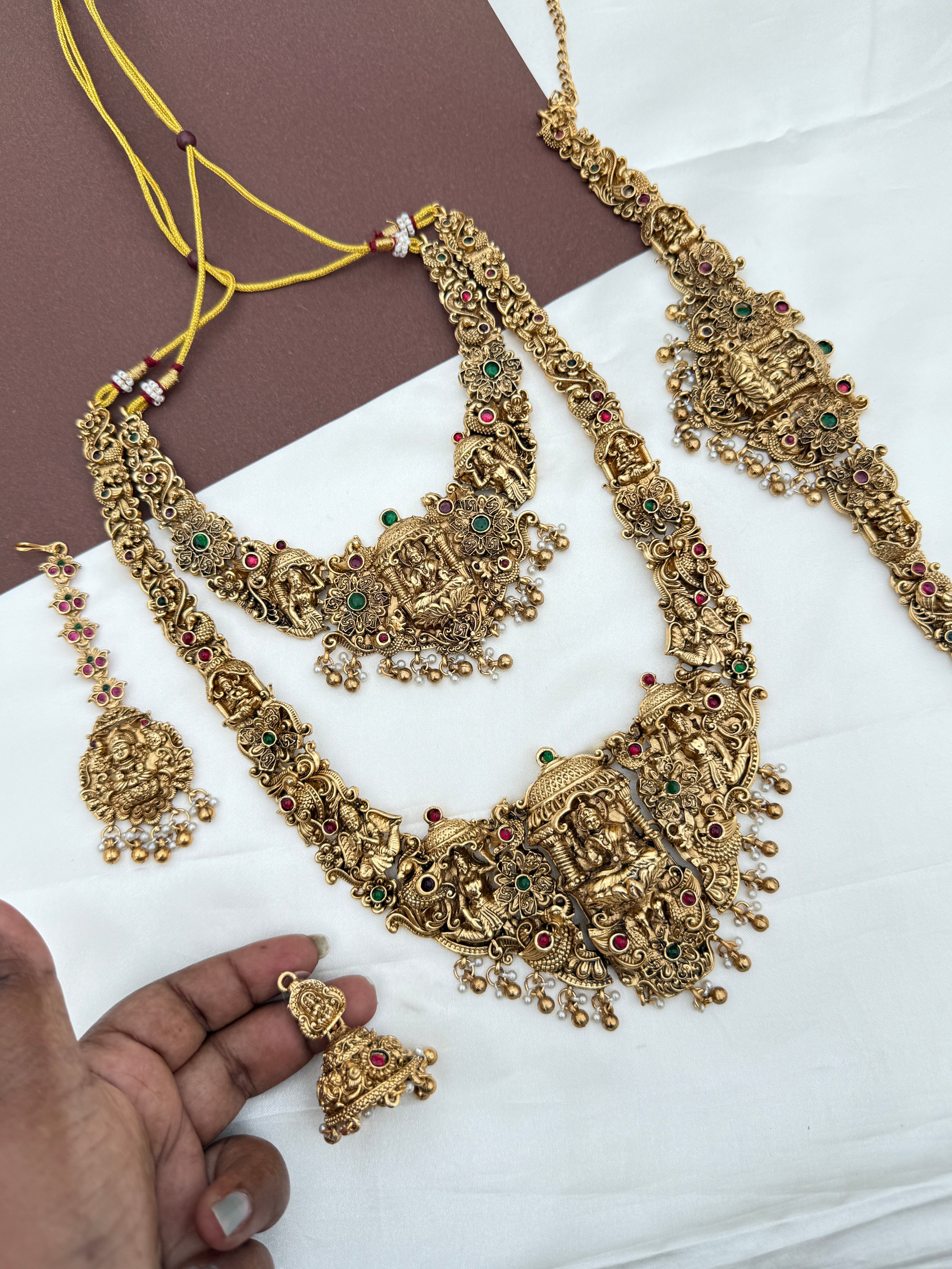 Bs113 bridal set lakshmi devi with tikka and hip chain