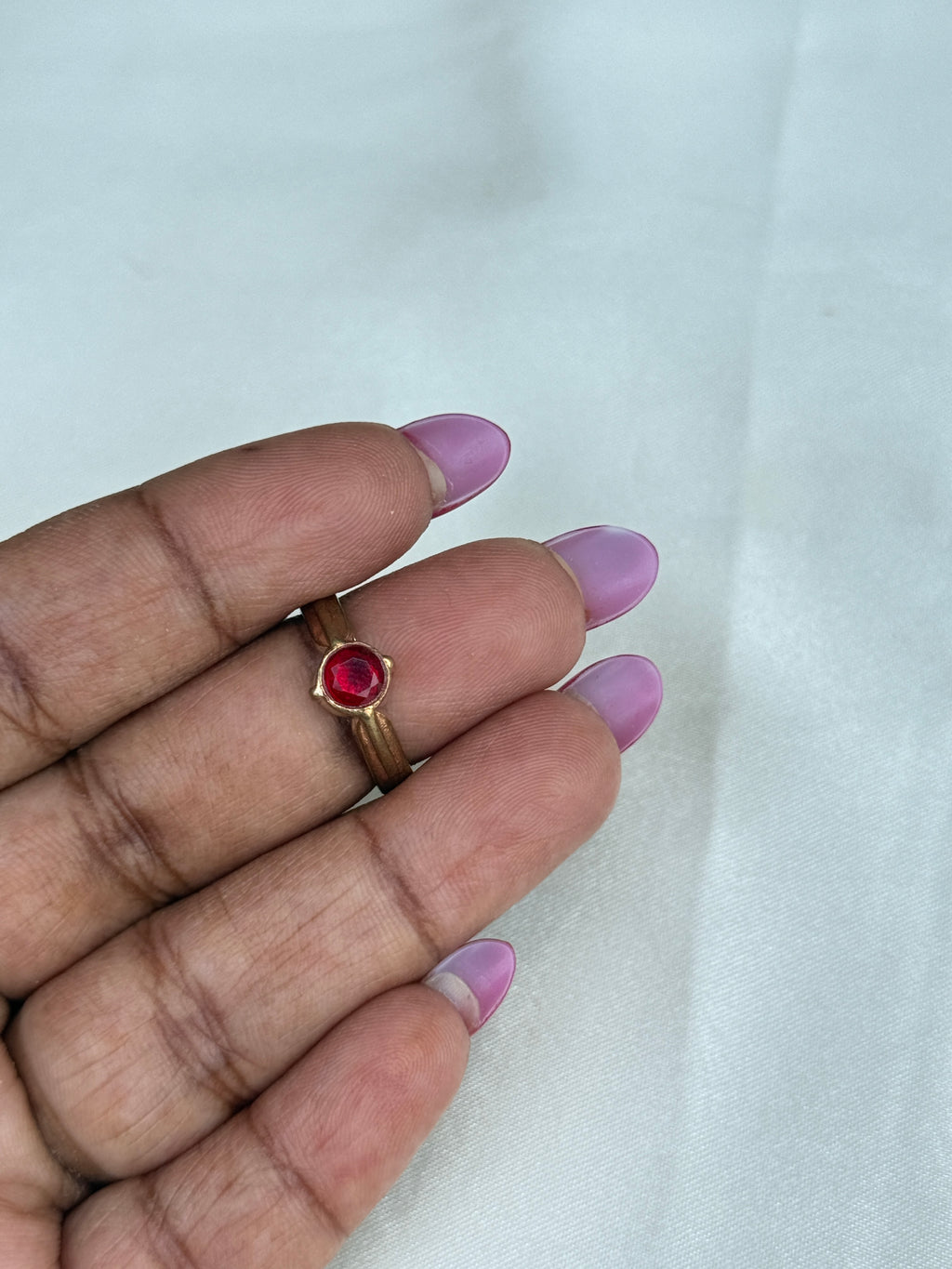 Rg090 panchaloham unpolished red stones finger ring