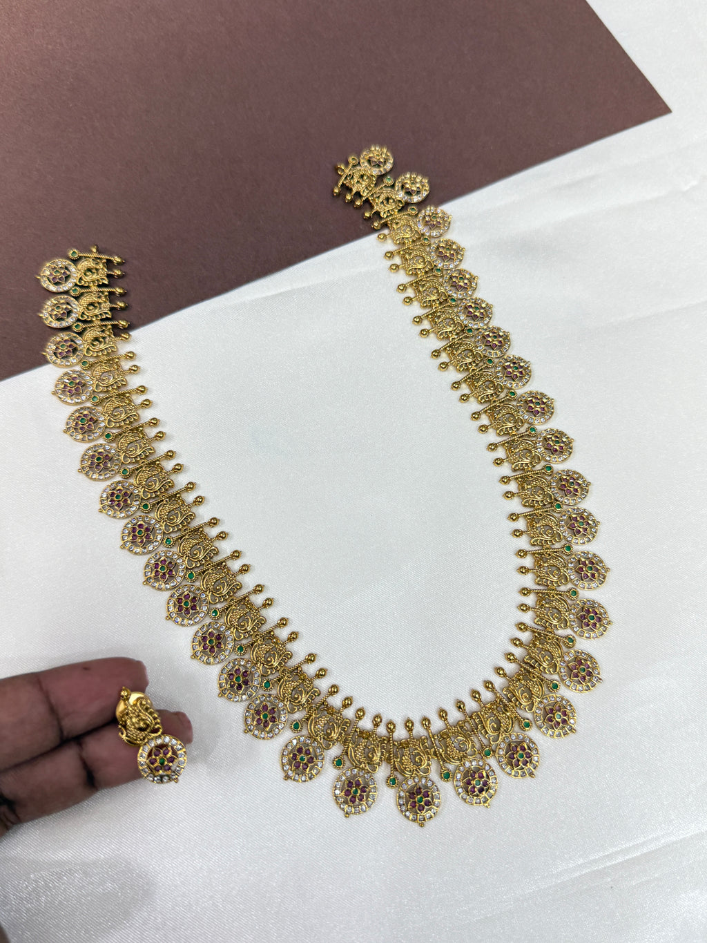 Lh554 peacock bottu mala haram