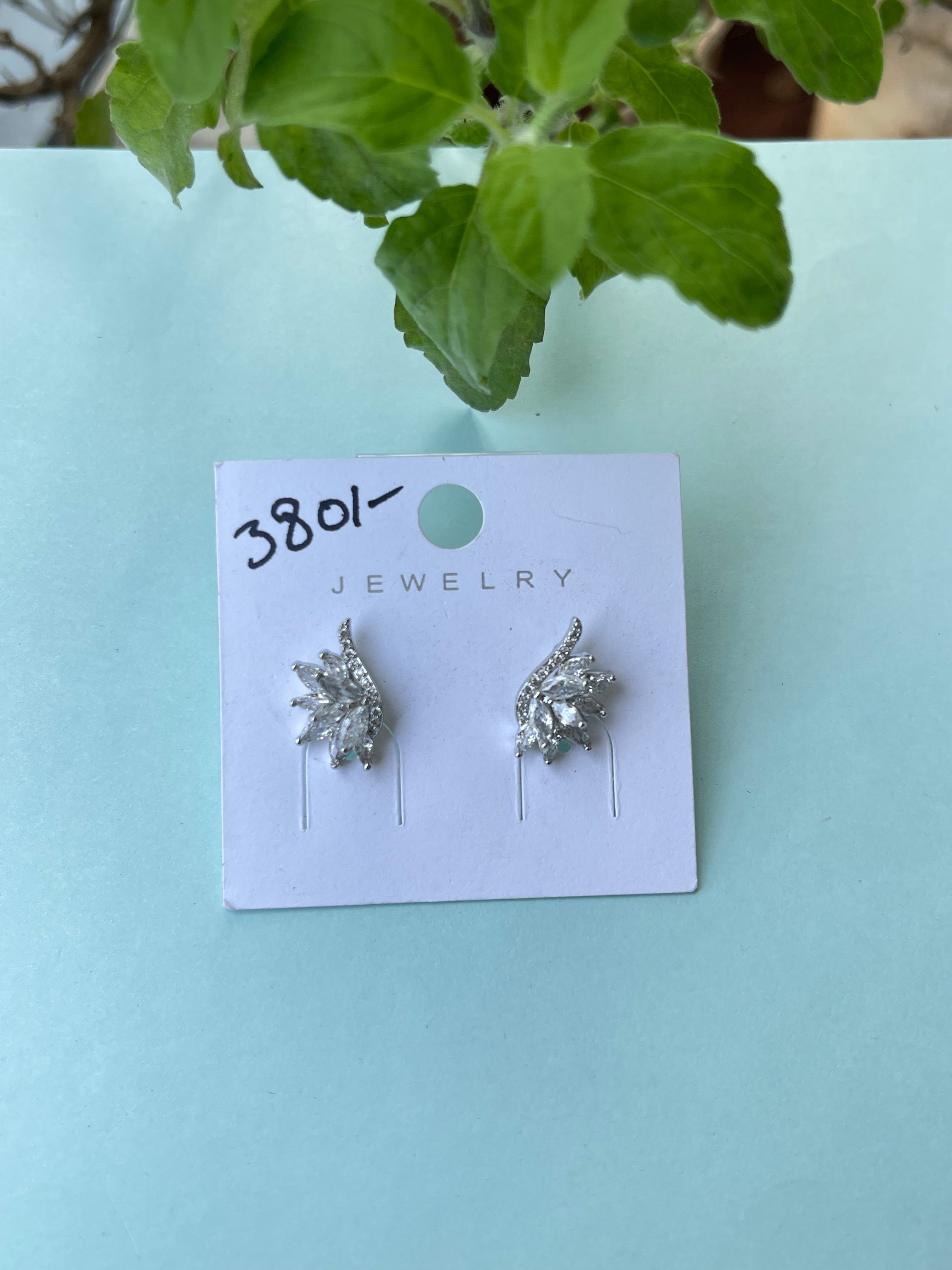 Half flower studs in 5 colors