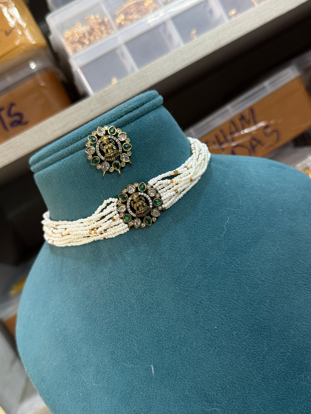 Sugar pearls Lakshmidevi moissanite pendant with earrings choker neckset ch223