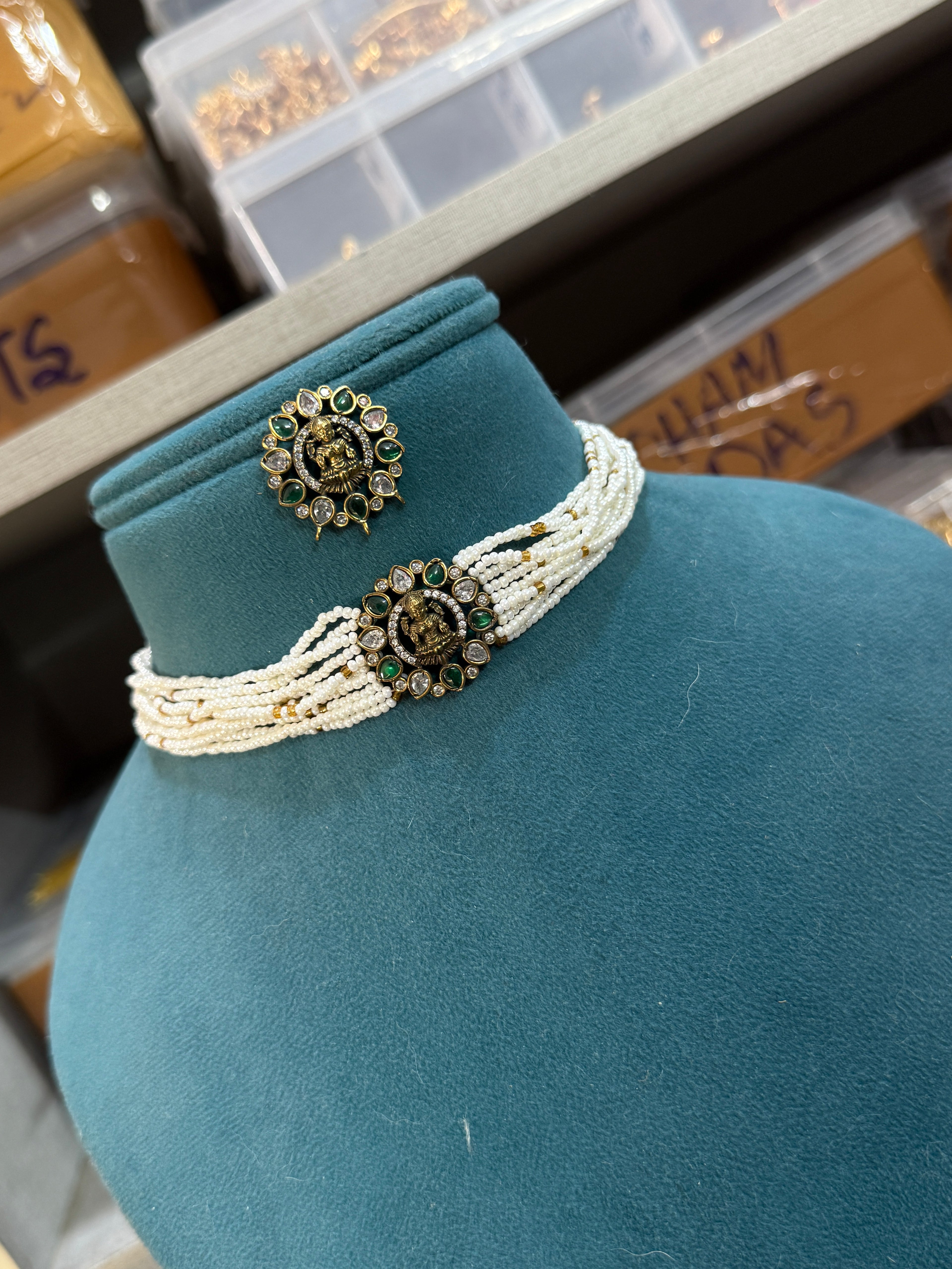 Sugar pearls Lakshmidevi moissanite pendant with earrings choker neckset ch223