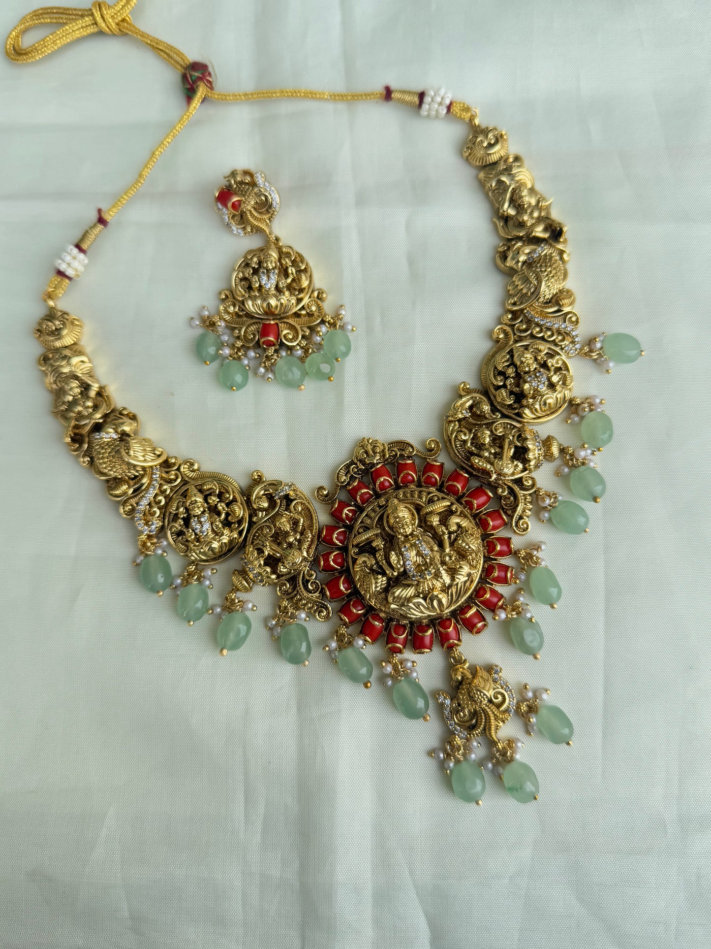 Coral nakshi neckset