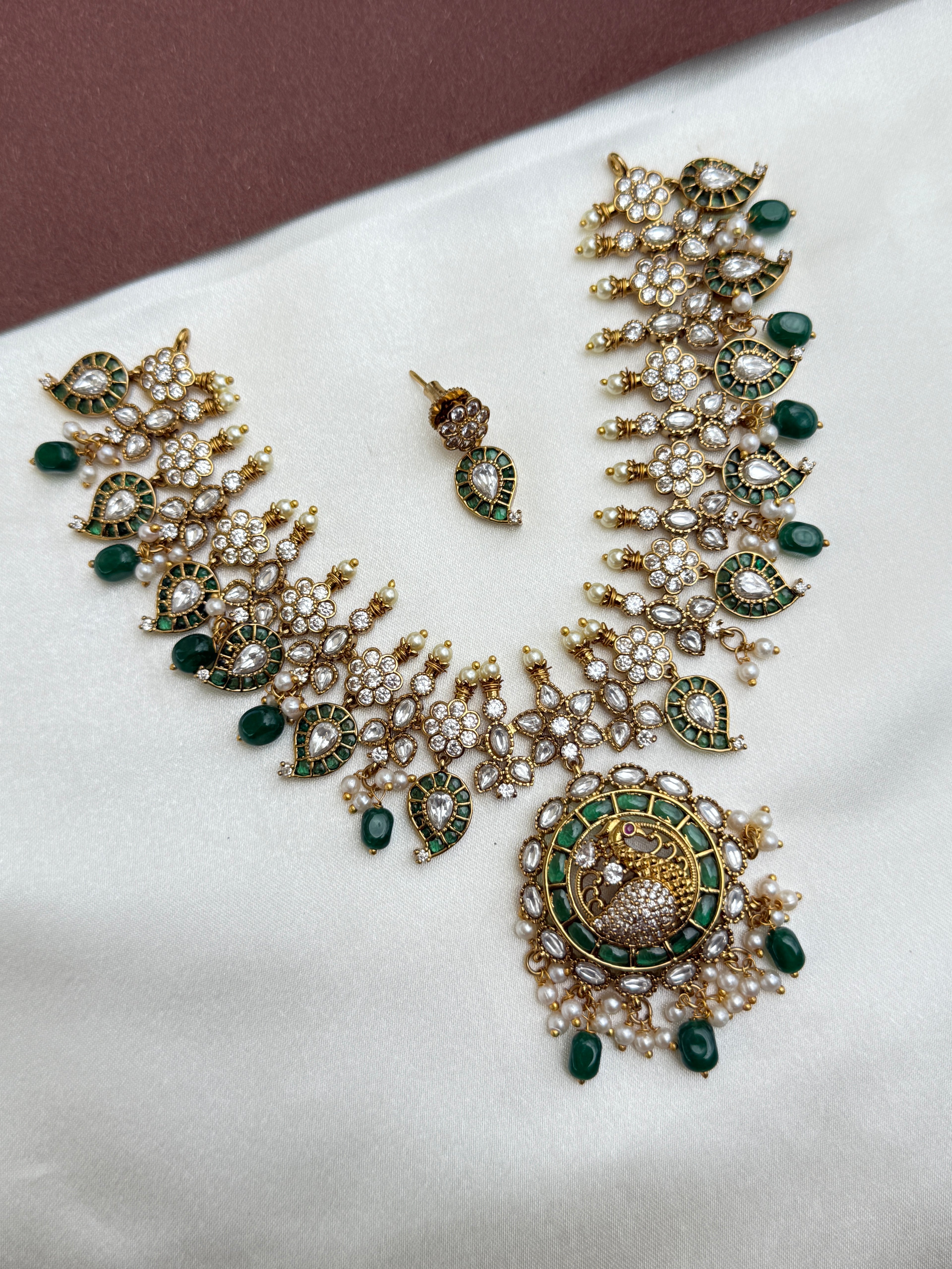 Ns341 Emerald moissanite mango neckset