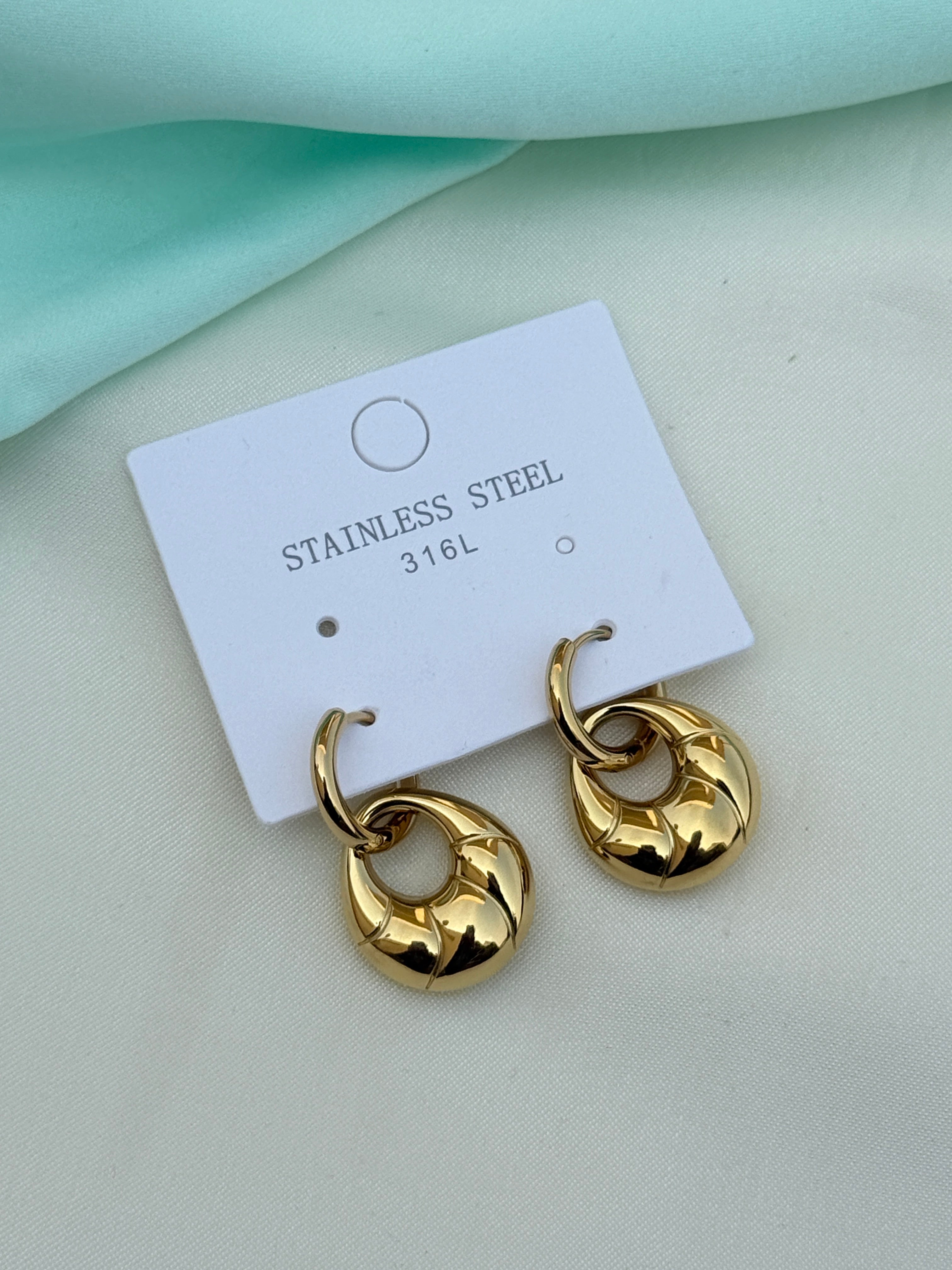 Er276 anti tarnish locksystem earrings