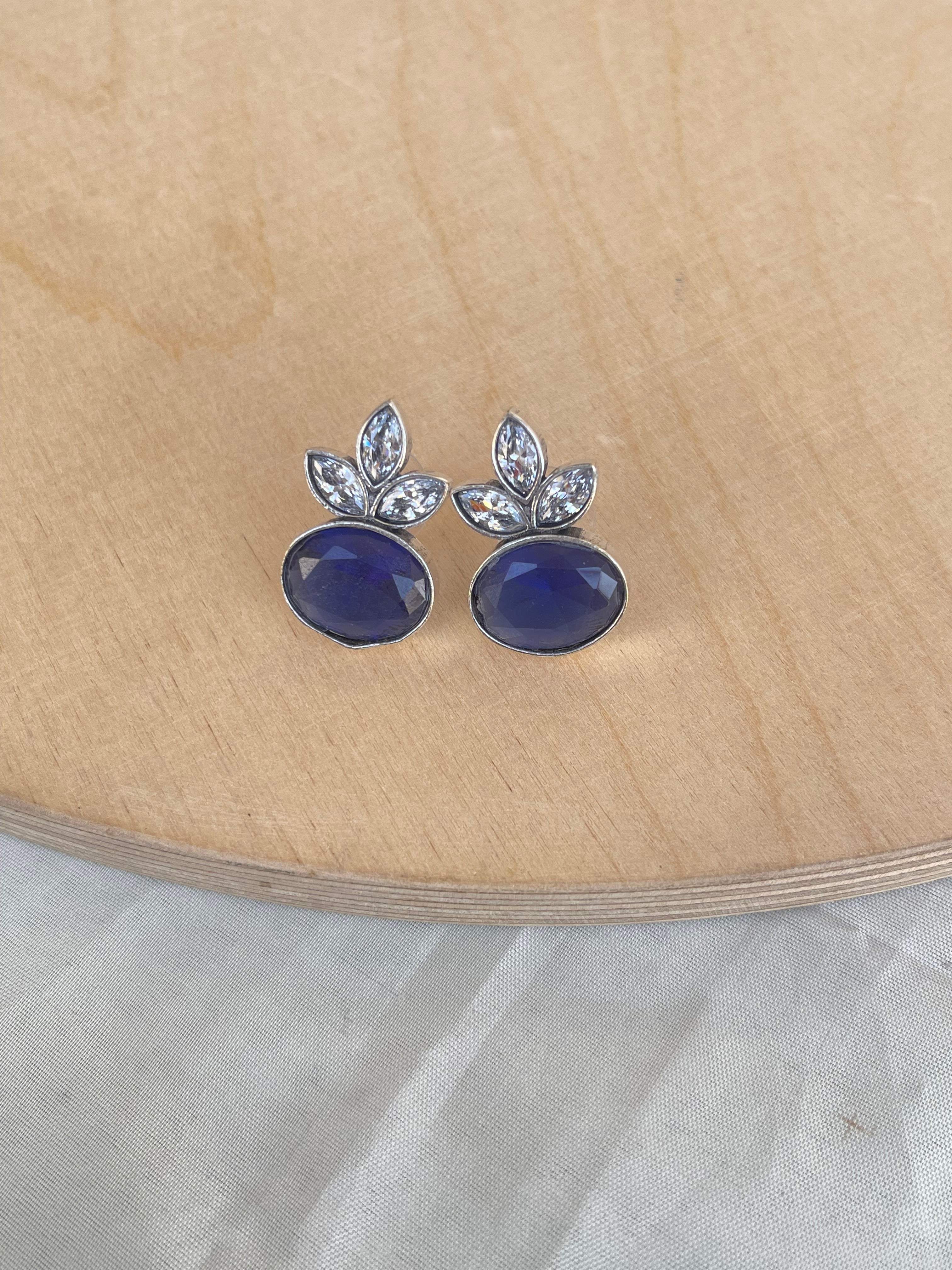 Cute lightweight silver studs in green blue black