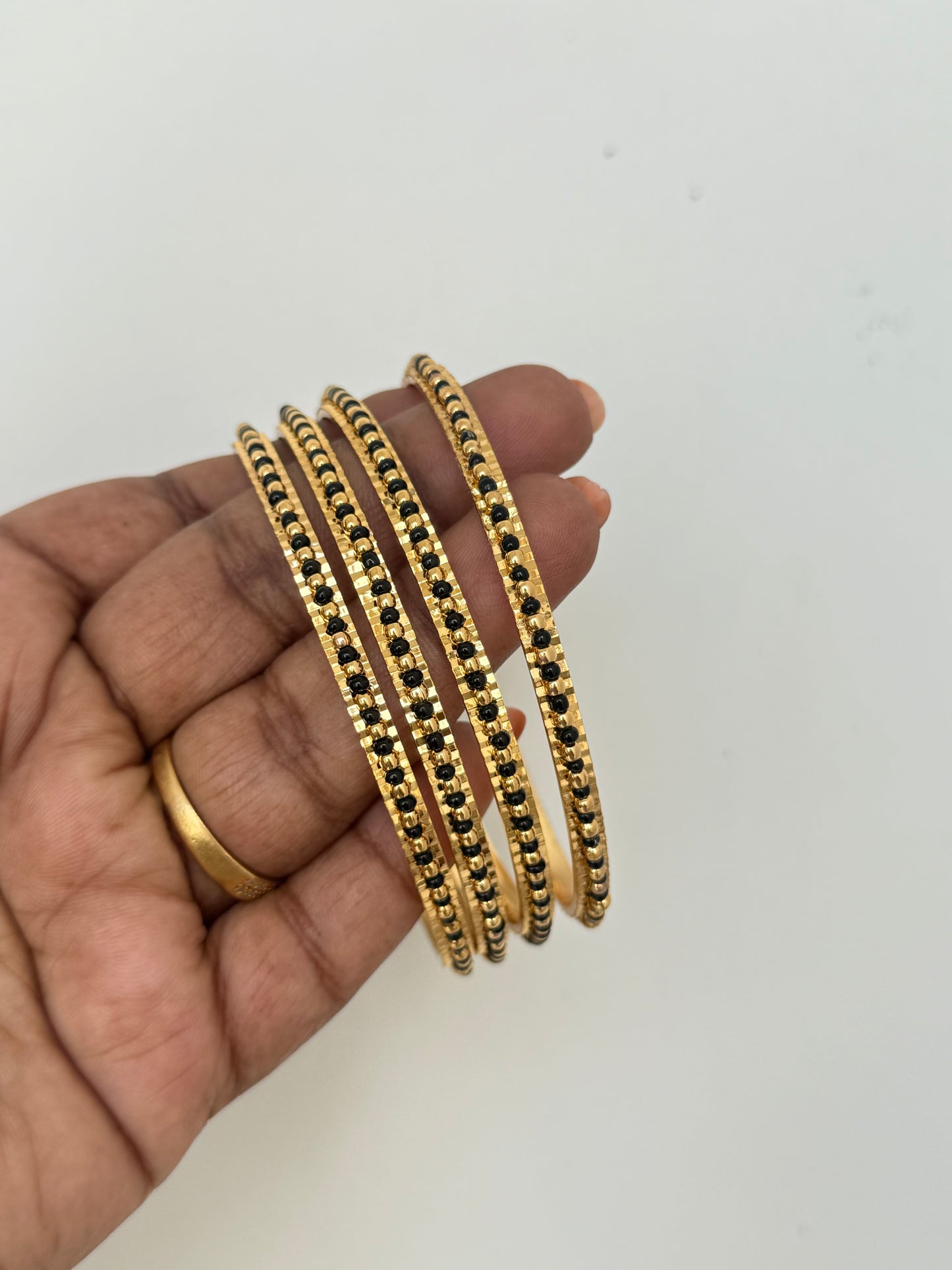 Sb531 Blackbeads bangles