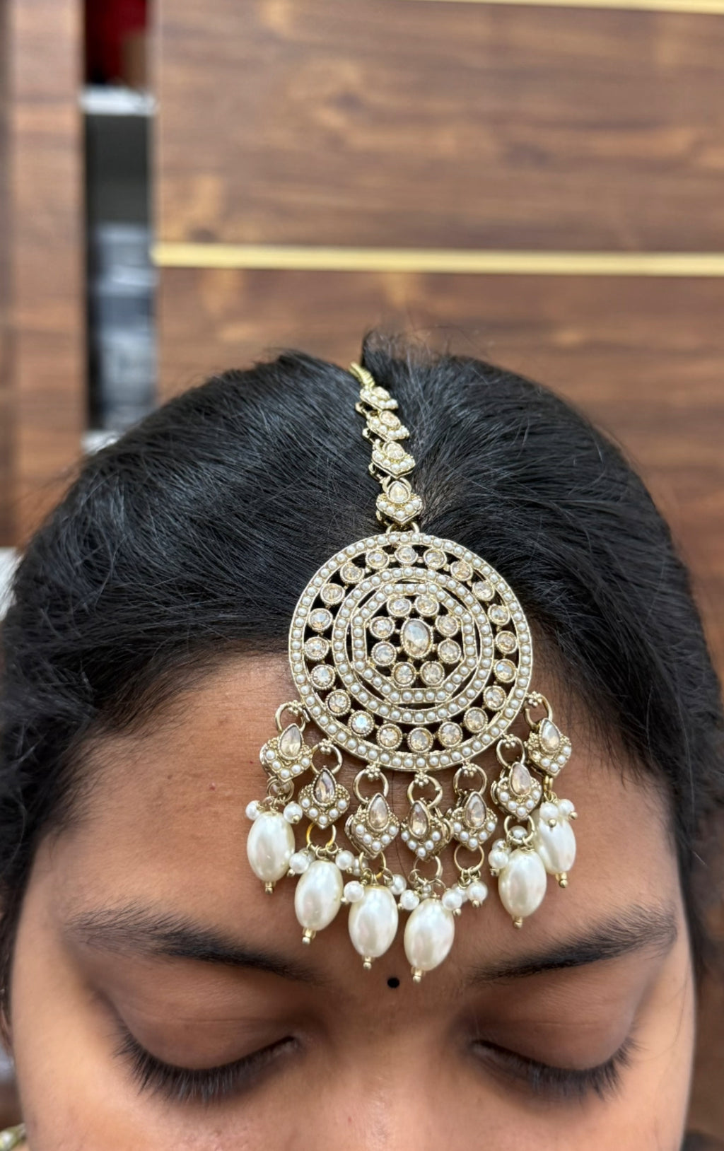 Mn011 heavy chandbali statement earrings with earchain and maang tikka