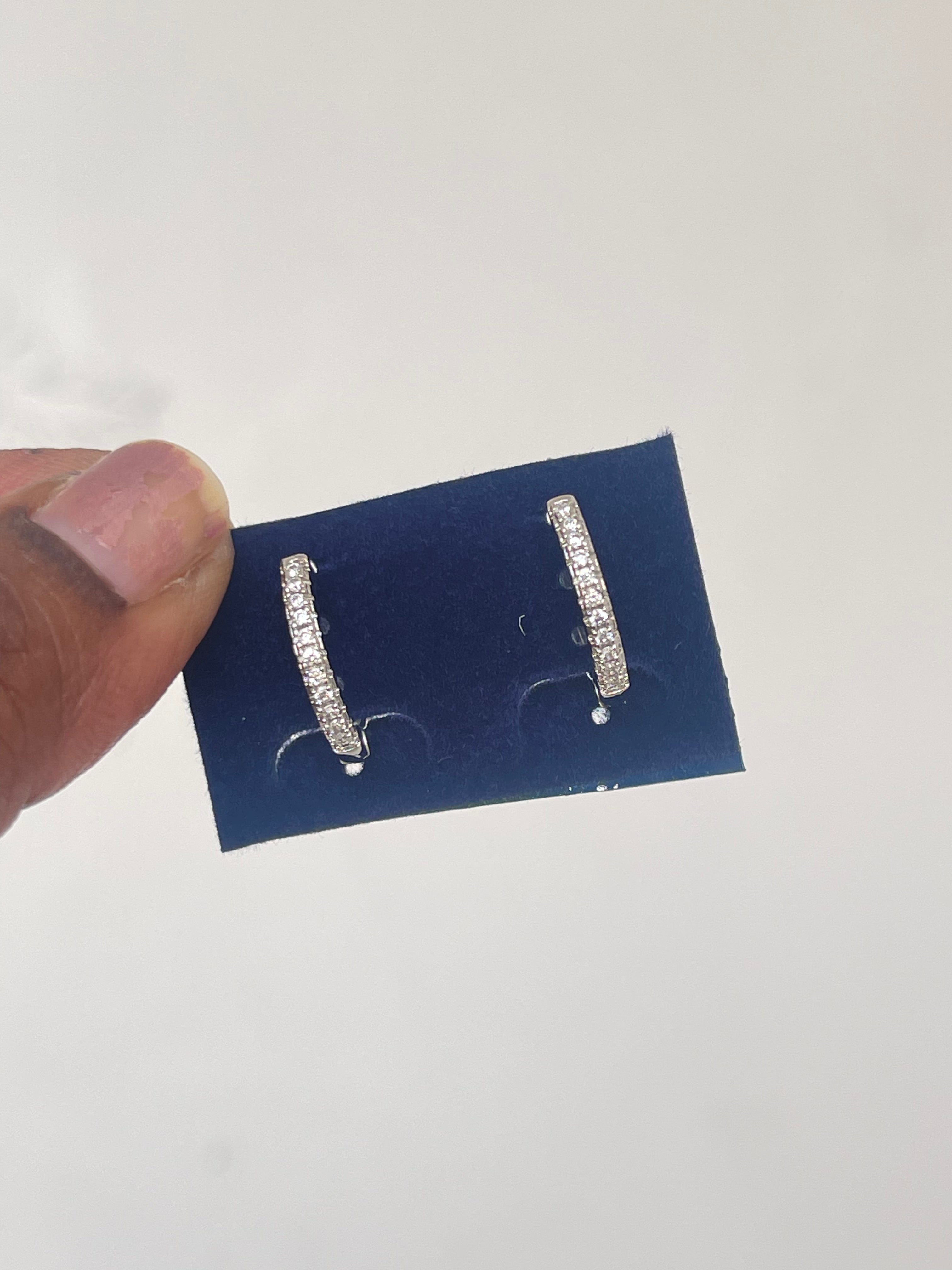 Silver locksystem studs