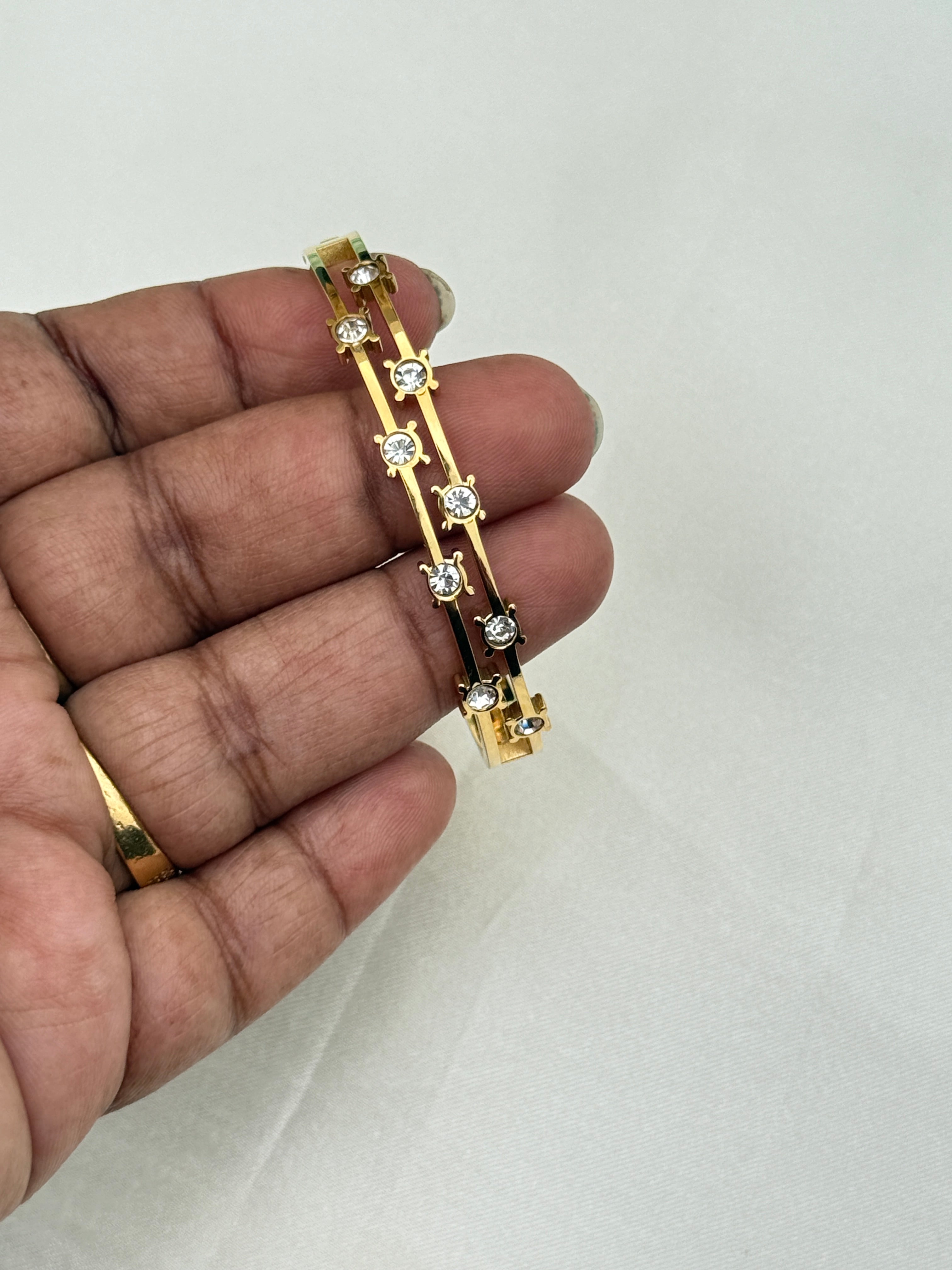 Ab593 anti tarnish 9 stone 2:4 to 2:6 size opeanable kada bracelet