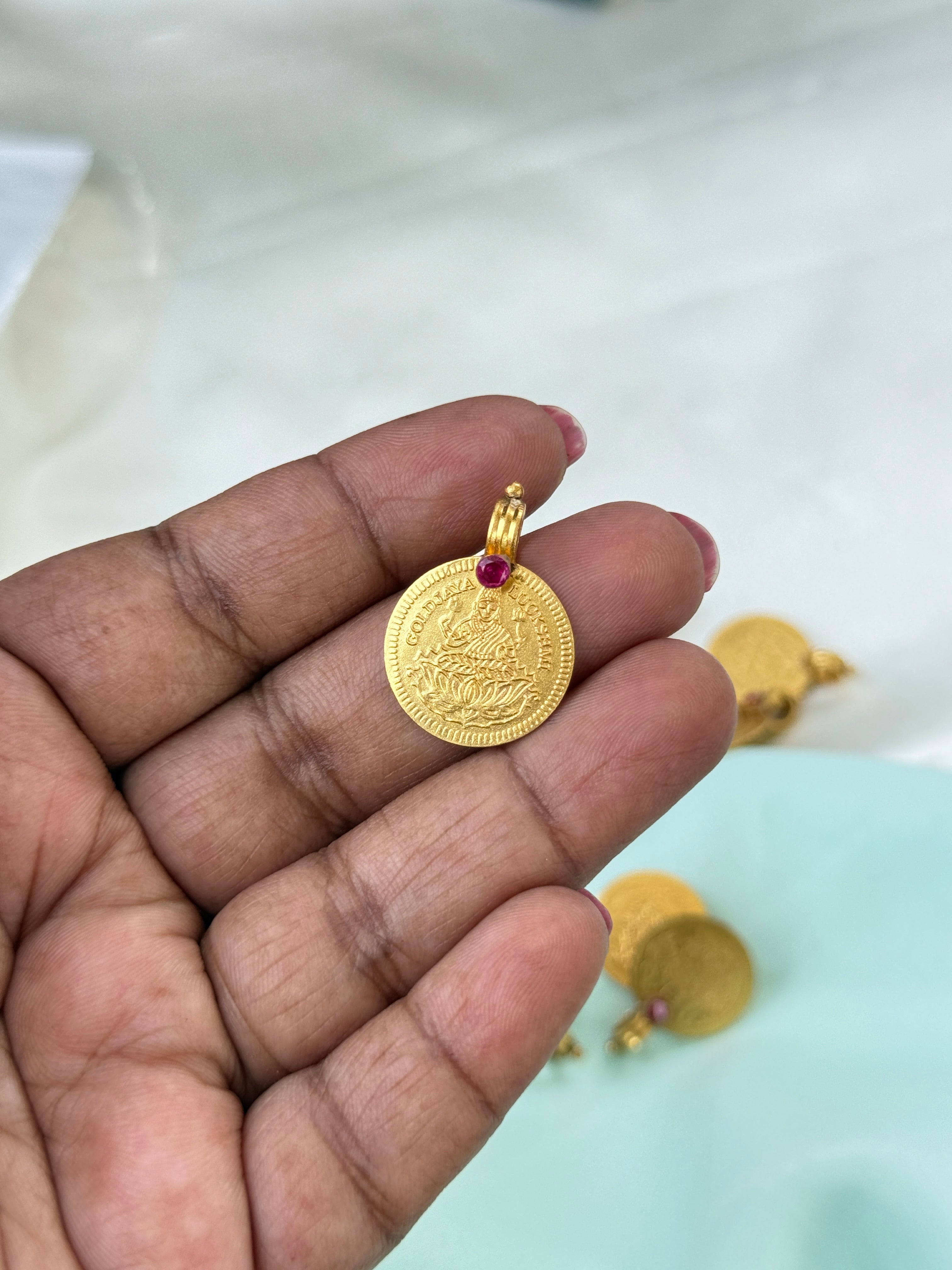 Tc057  Panchaloham kasu pedant each piece 250
