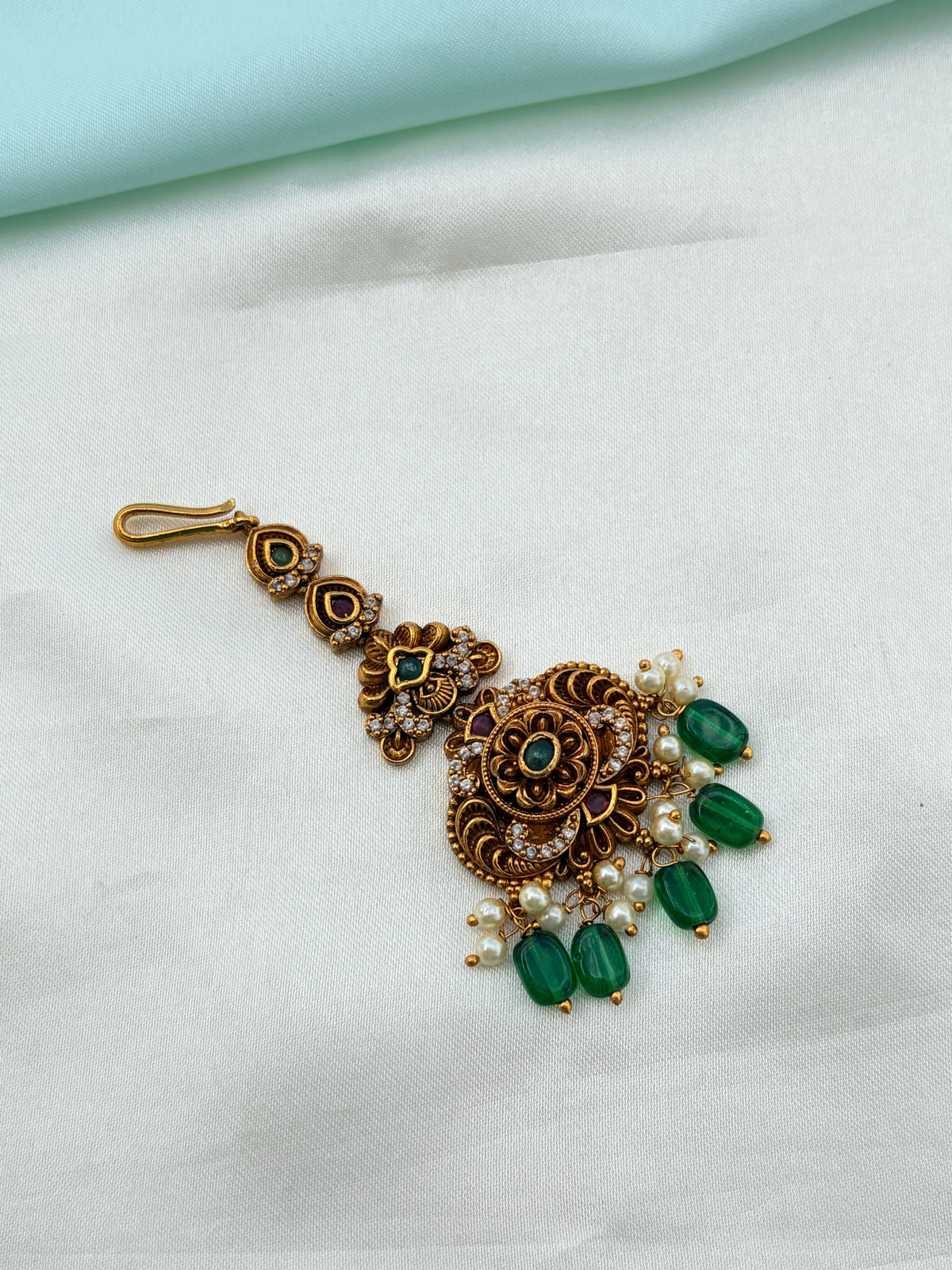 Flower and peacock design green beads tikka tk902