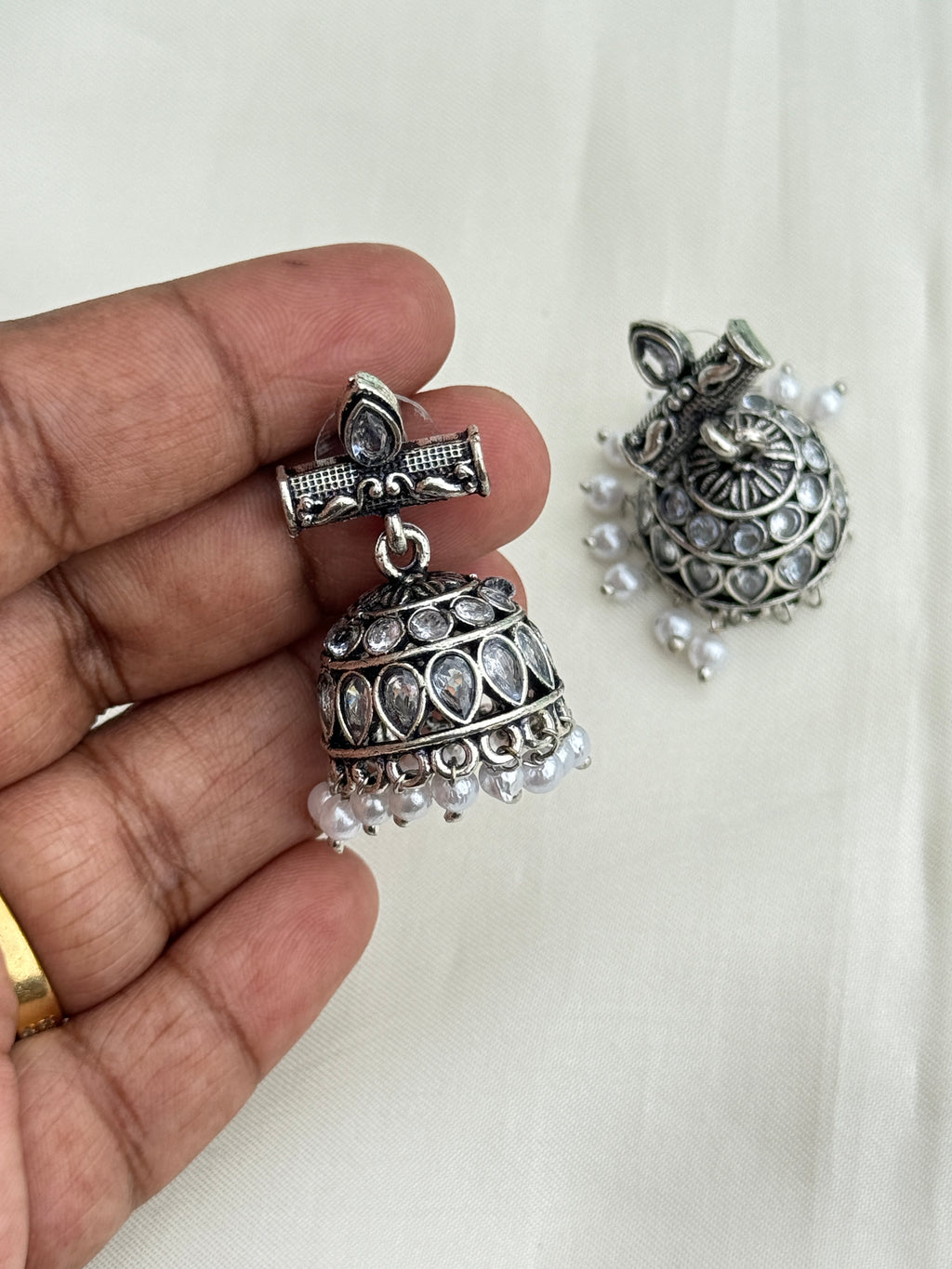 Er209 oxidised butta back push earrings