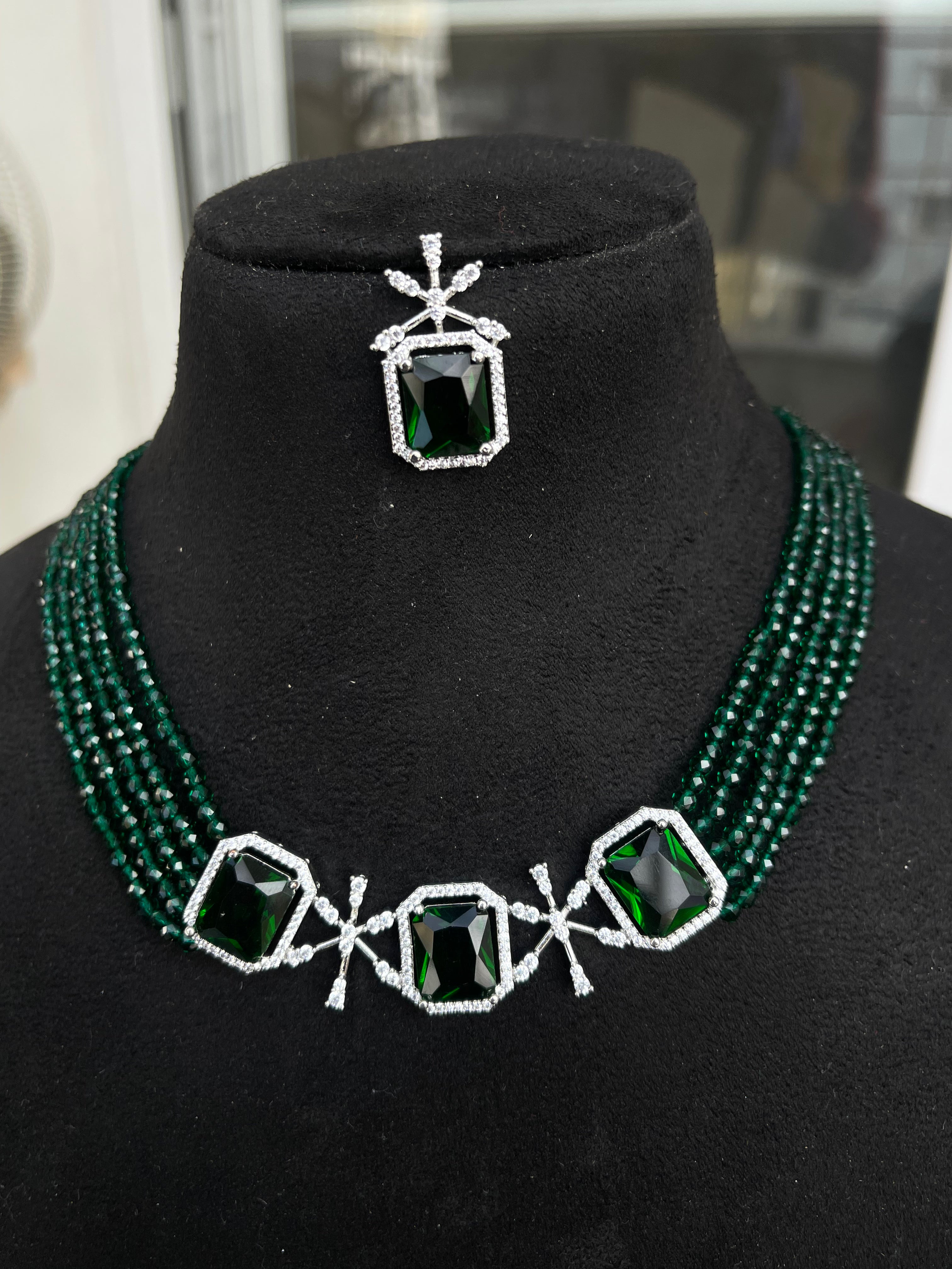 Beads Choker with Diamond Finish Pendent and Earrings pr008