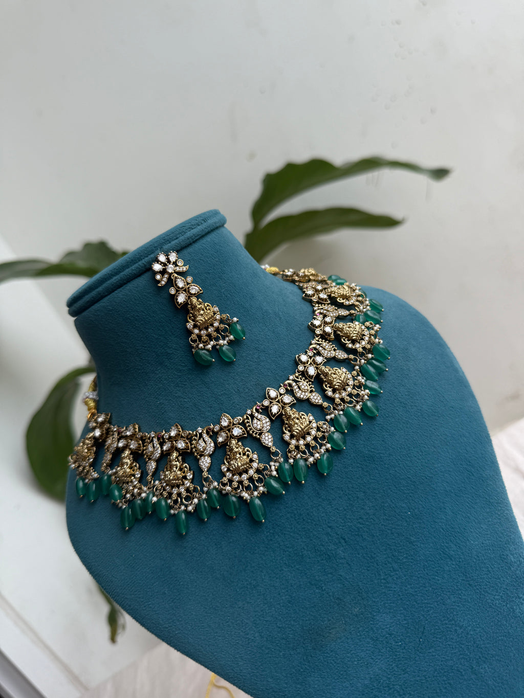 Ns376 Laksmi Devi moissanite neckset