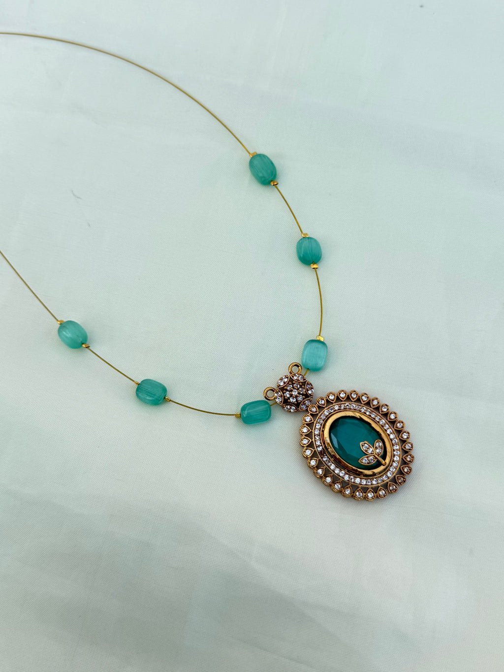 Ns0020 mintgreen beads invisible Neckset