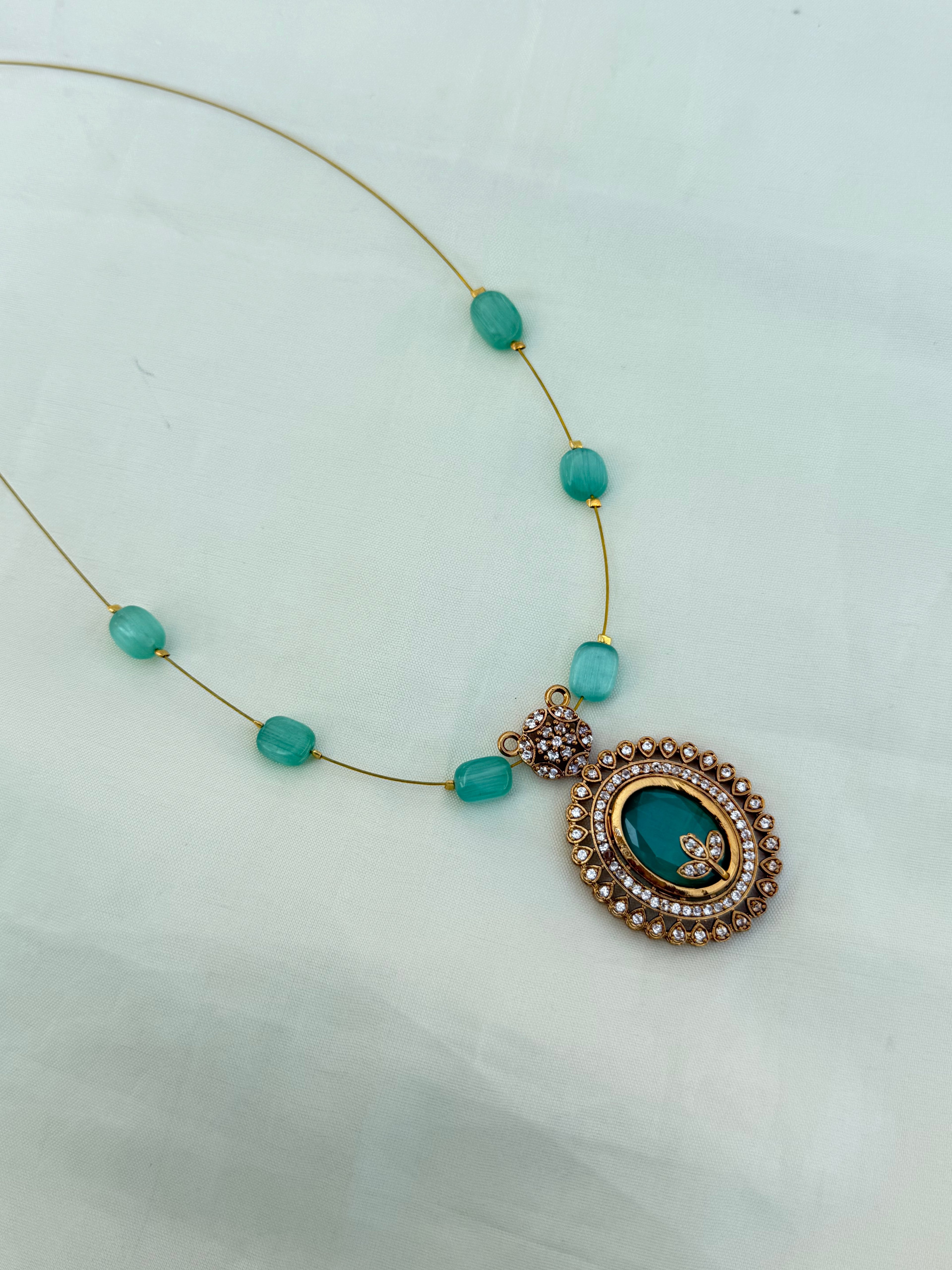 Ns0020 mintgreen beads invisible Neckset