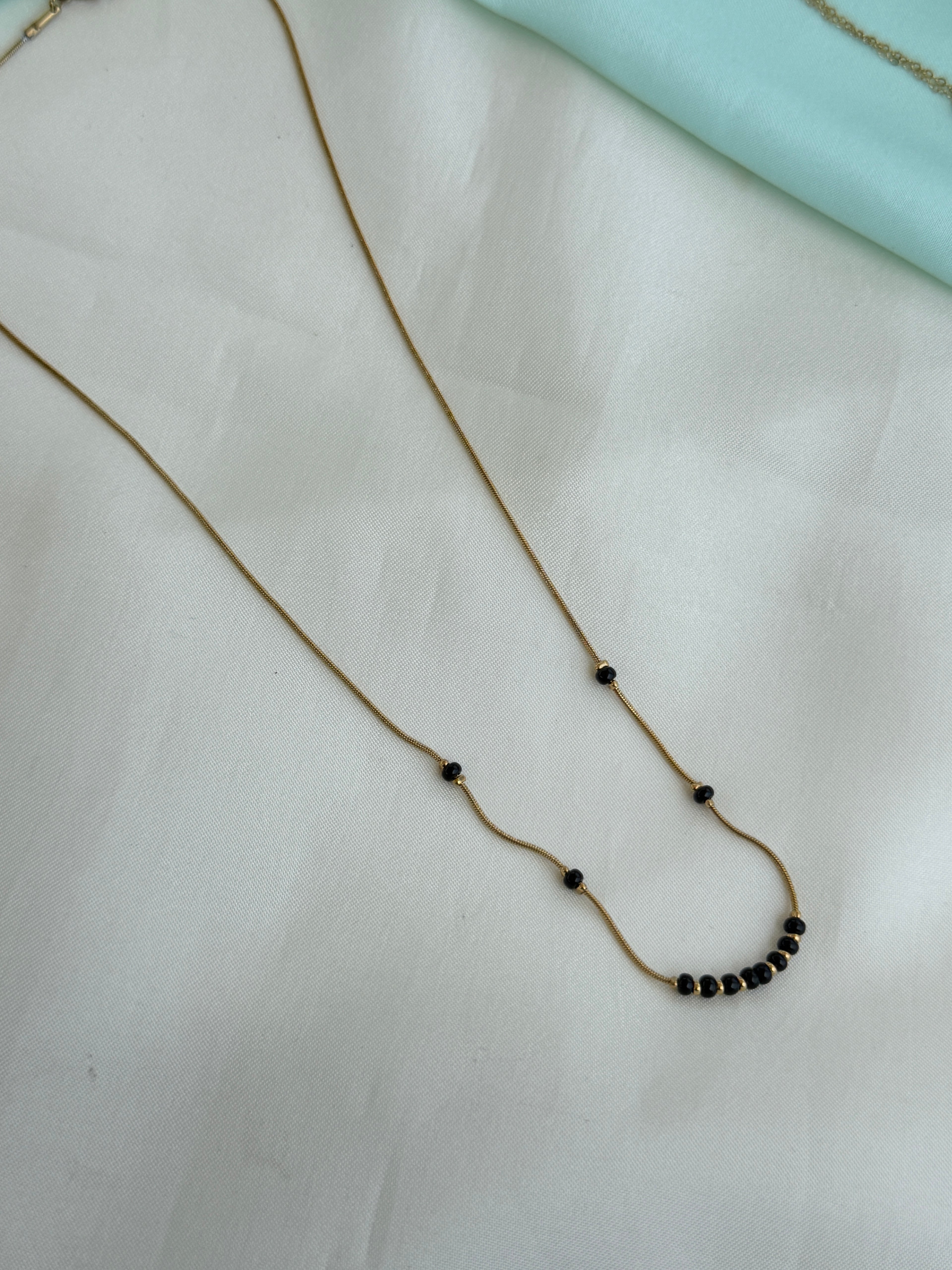 Bb126 micro gold single line 17 Inches blackbeads