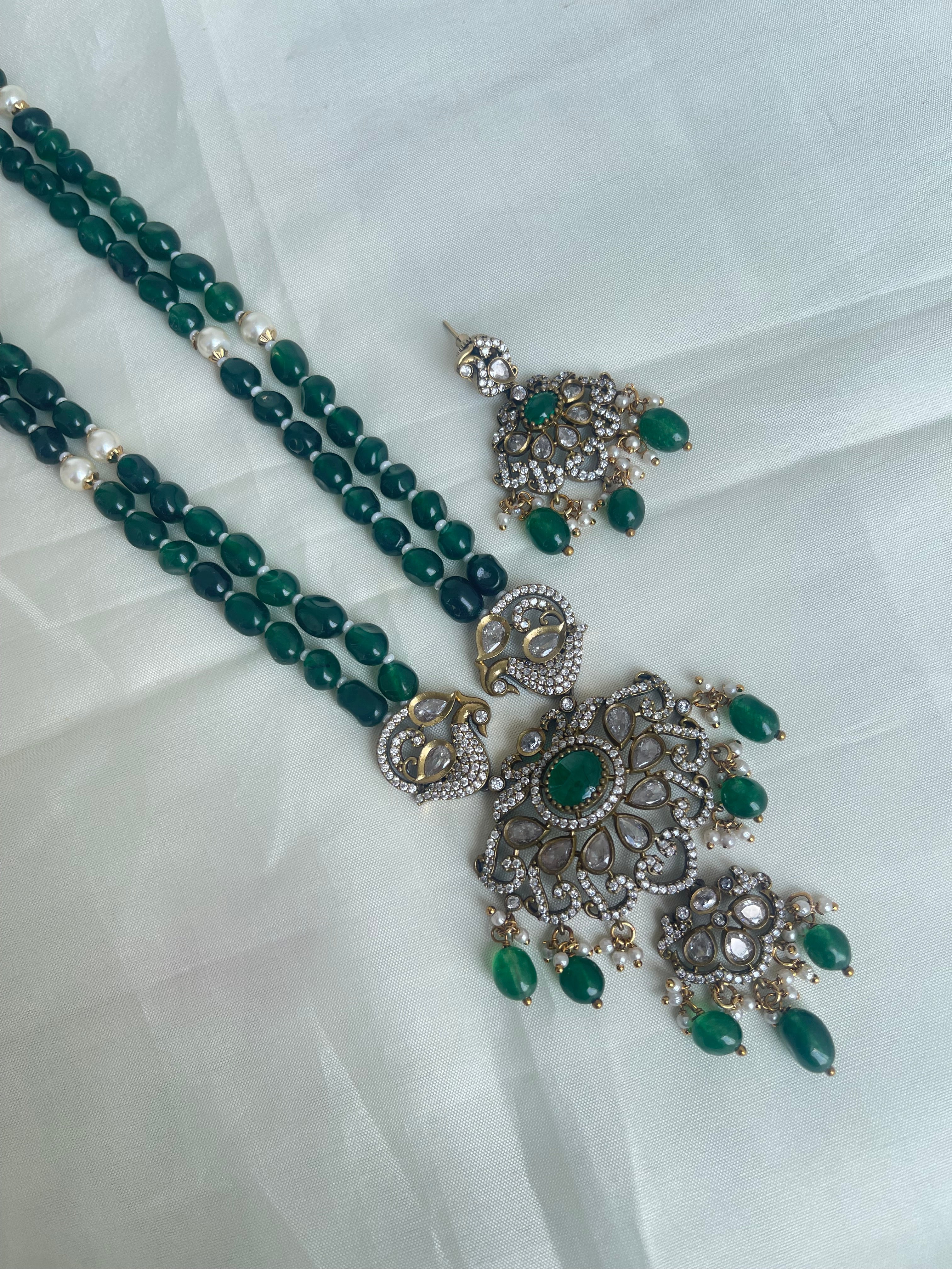 Victorian pendent with green monalisa beads