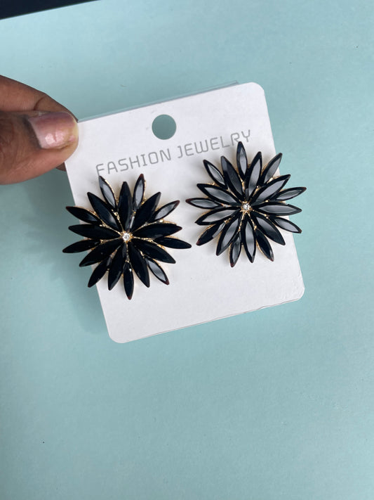 Flower stone stud