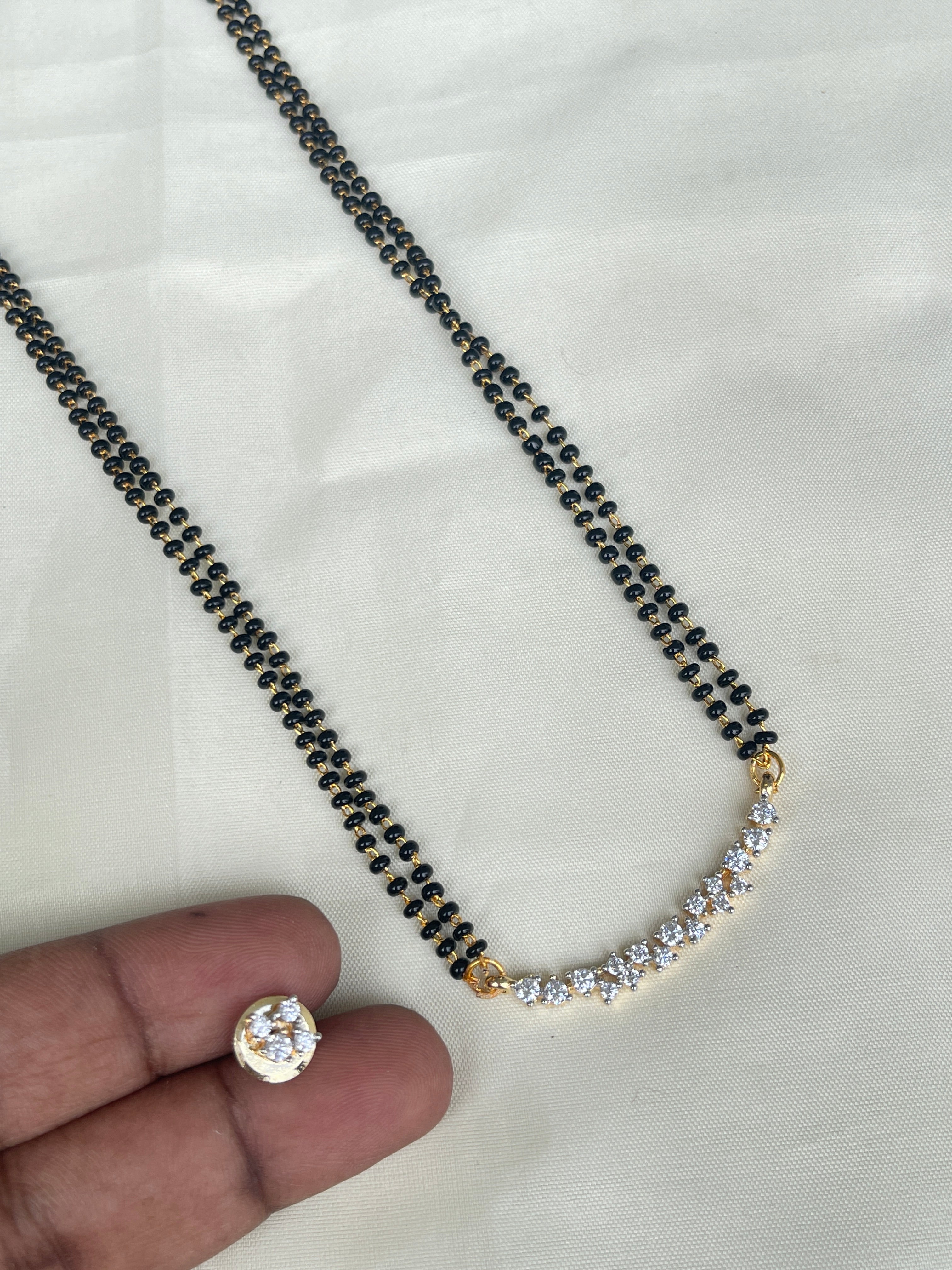 2 lines short blackbeads diamond locket