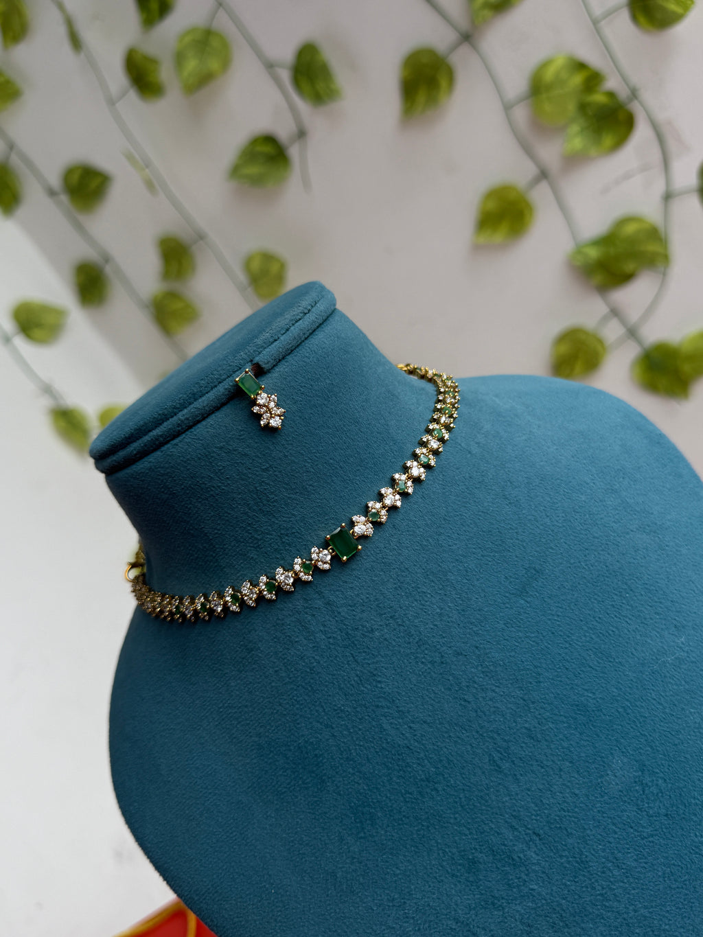 Emerald Green Flower design Choker neckset with earrings ns265
