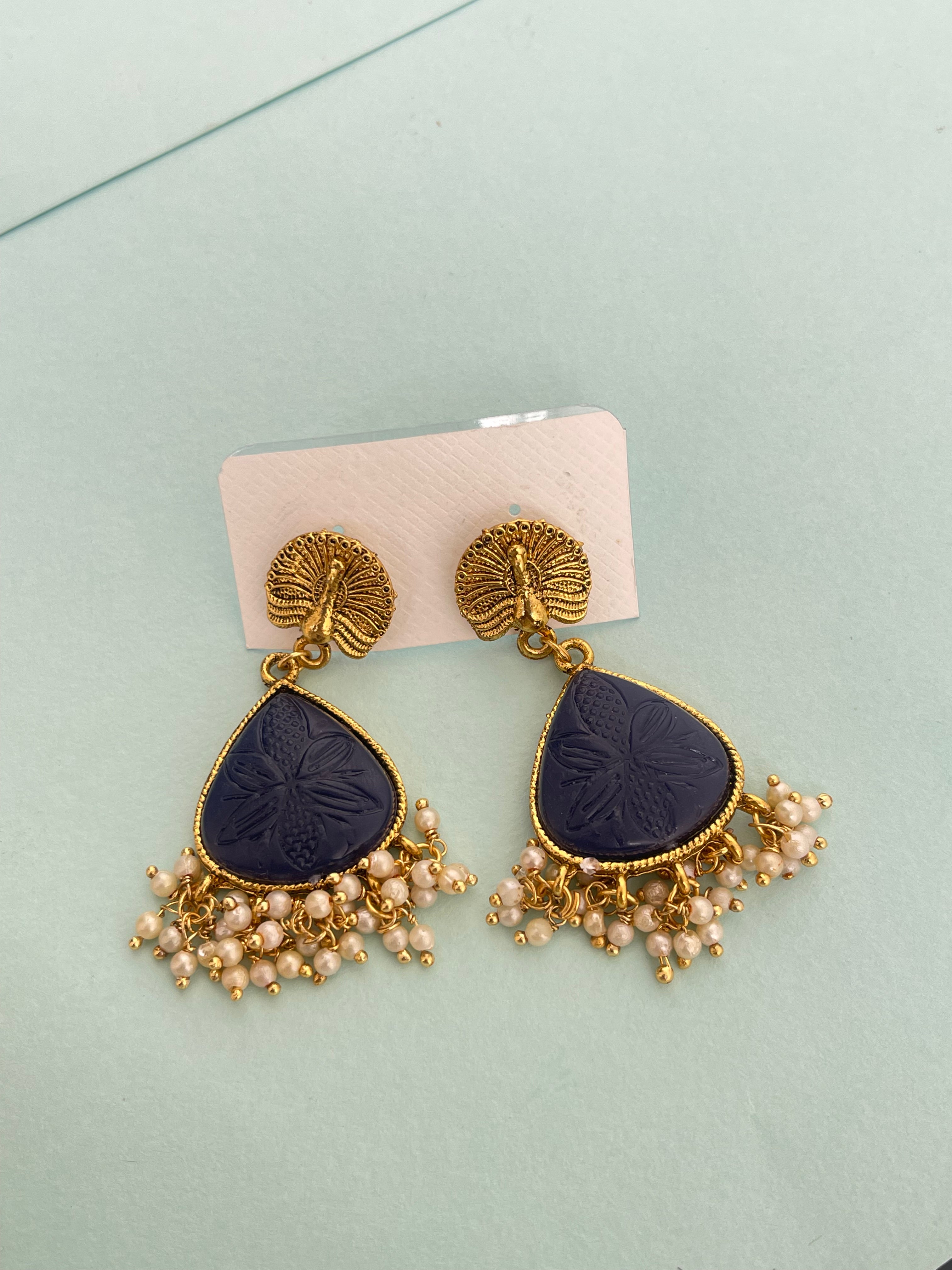 Lightweight Western earrings in 4 colors