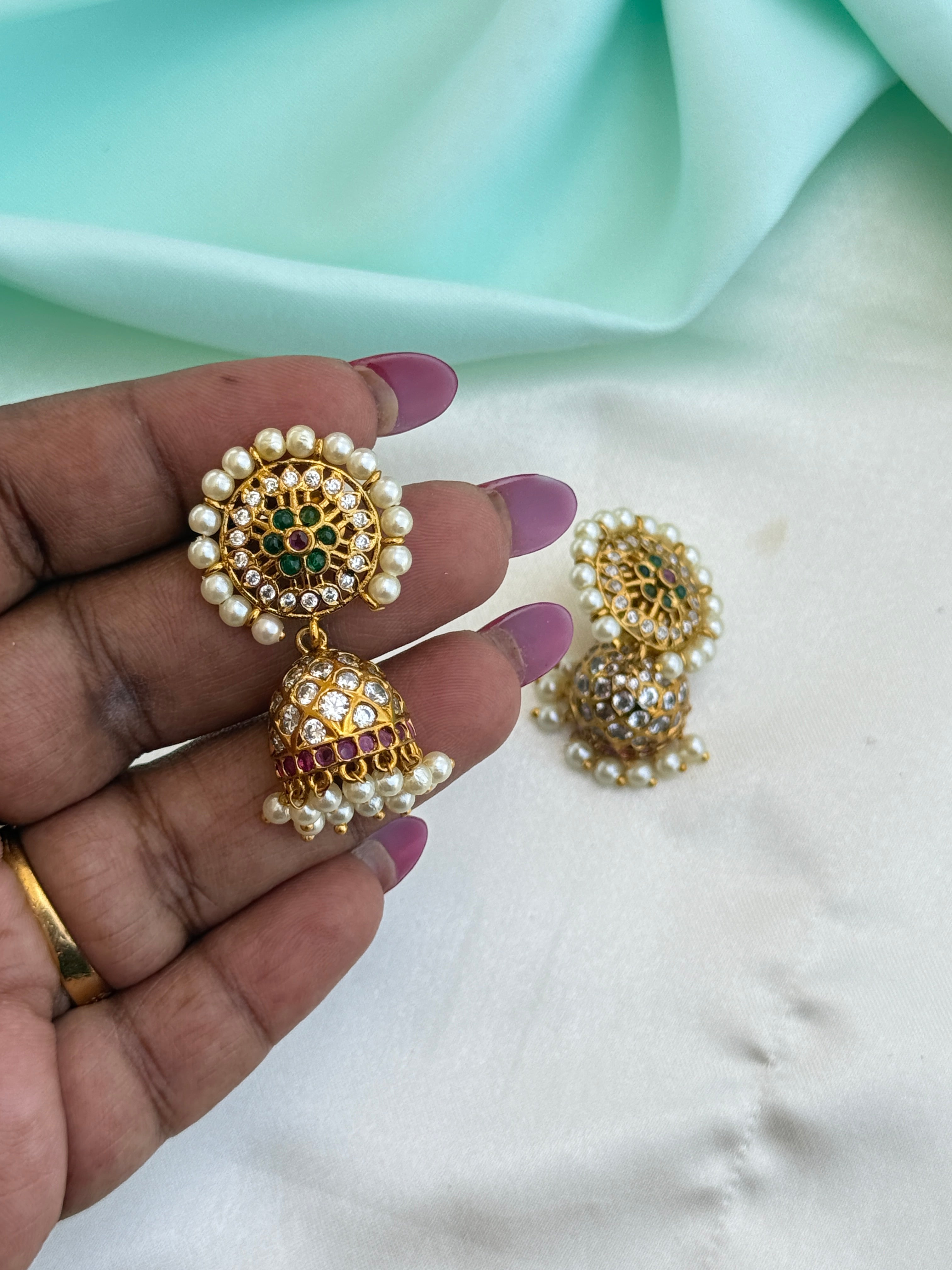 Er242 Kemp pearl butta earrings