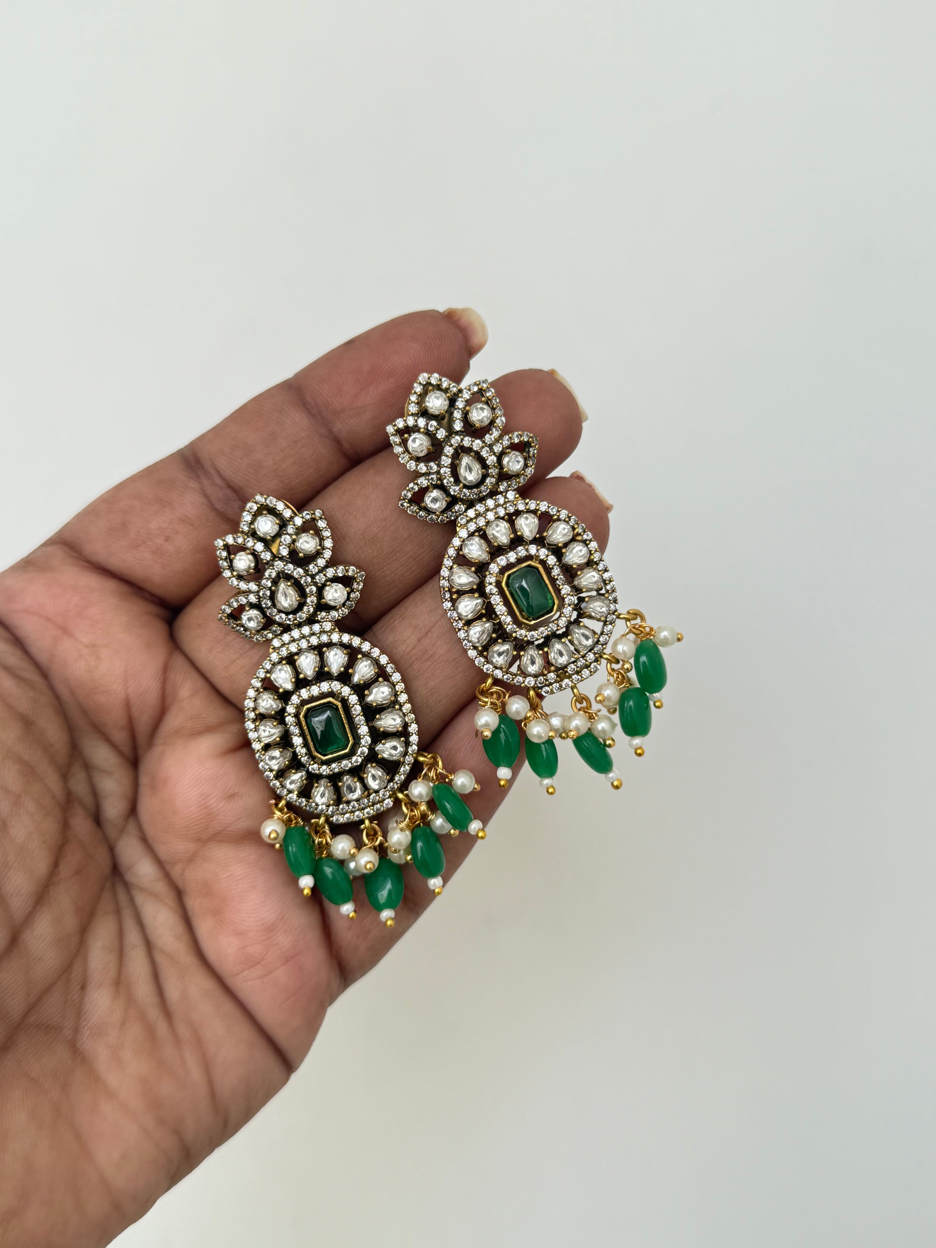 Er2051 Victorian green beads earrings