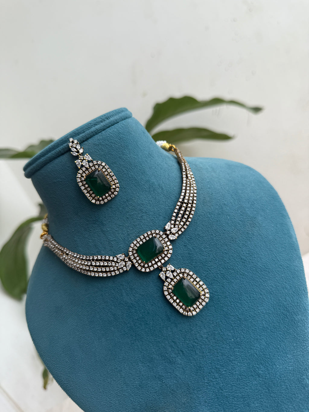 Ns517 emerald neckset