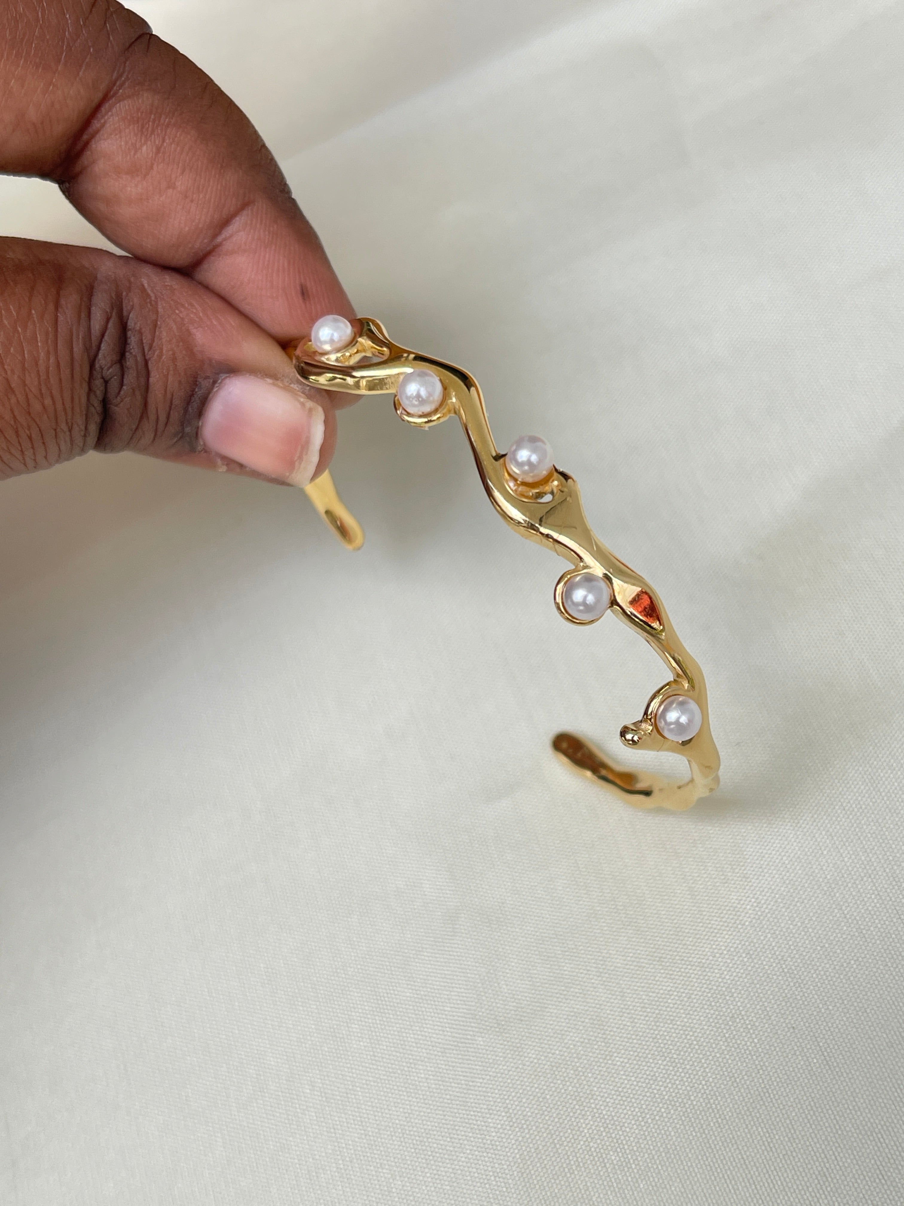 5 pearls gold bracelet
