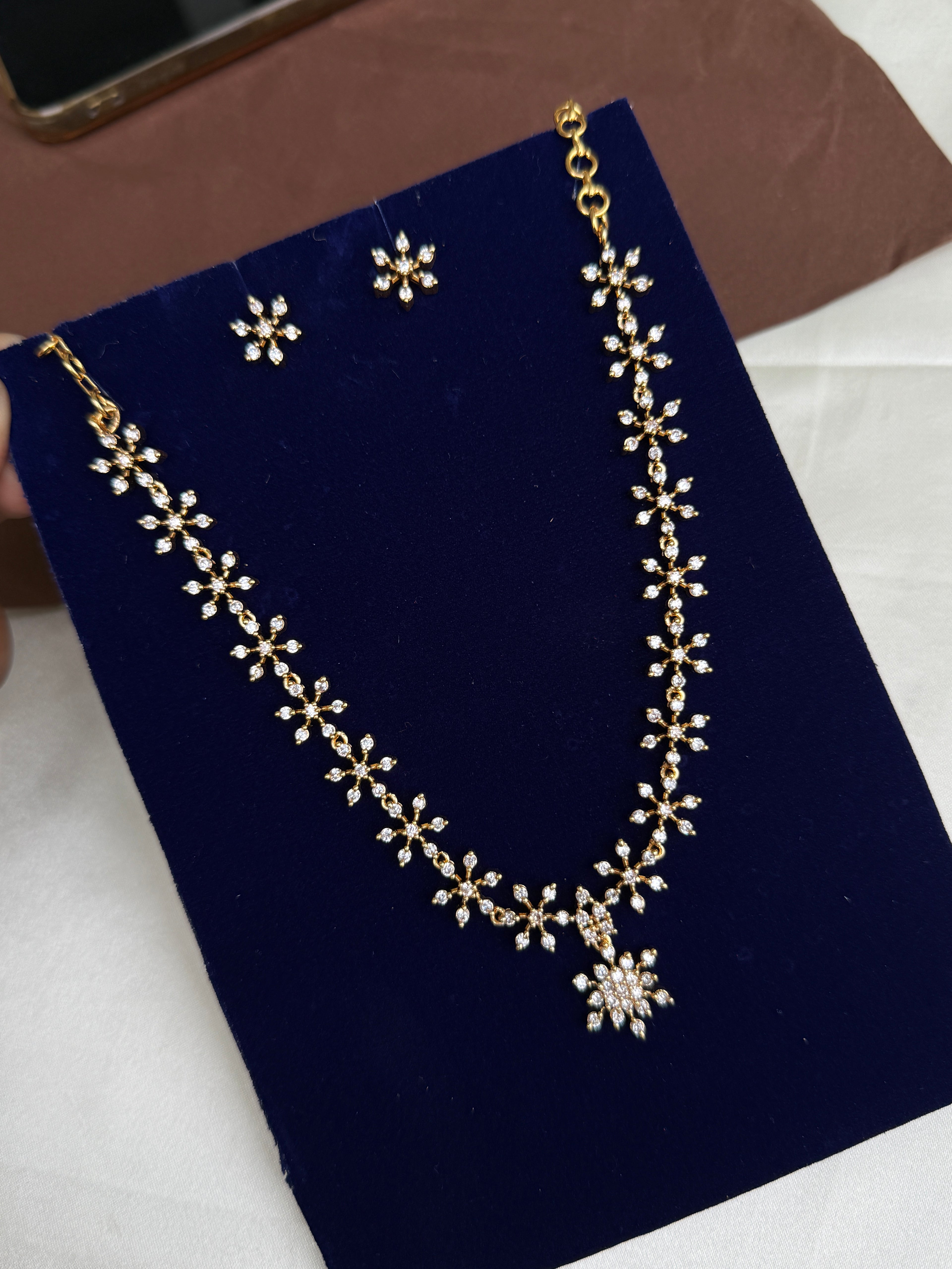 Ns335 simple 6 flowers neckset