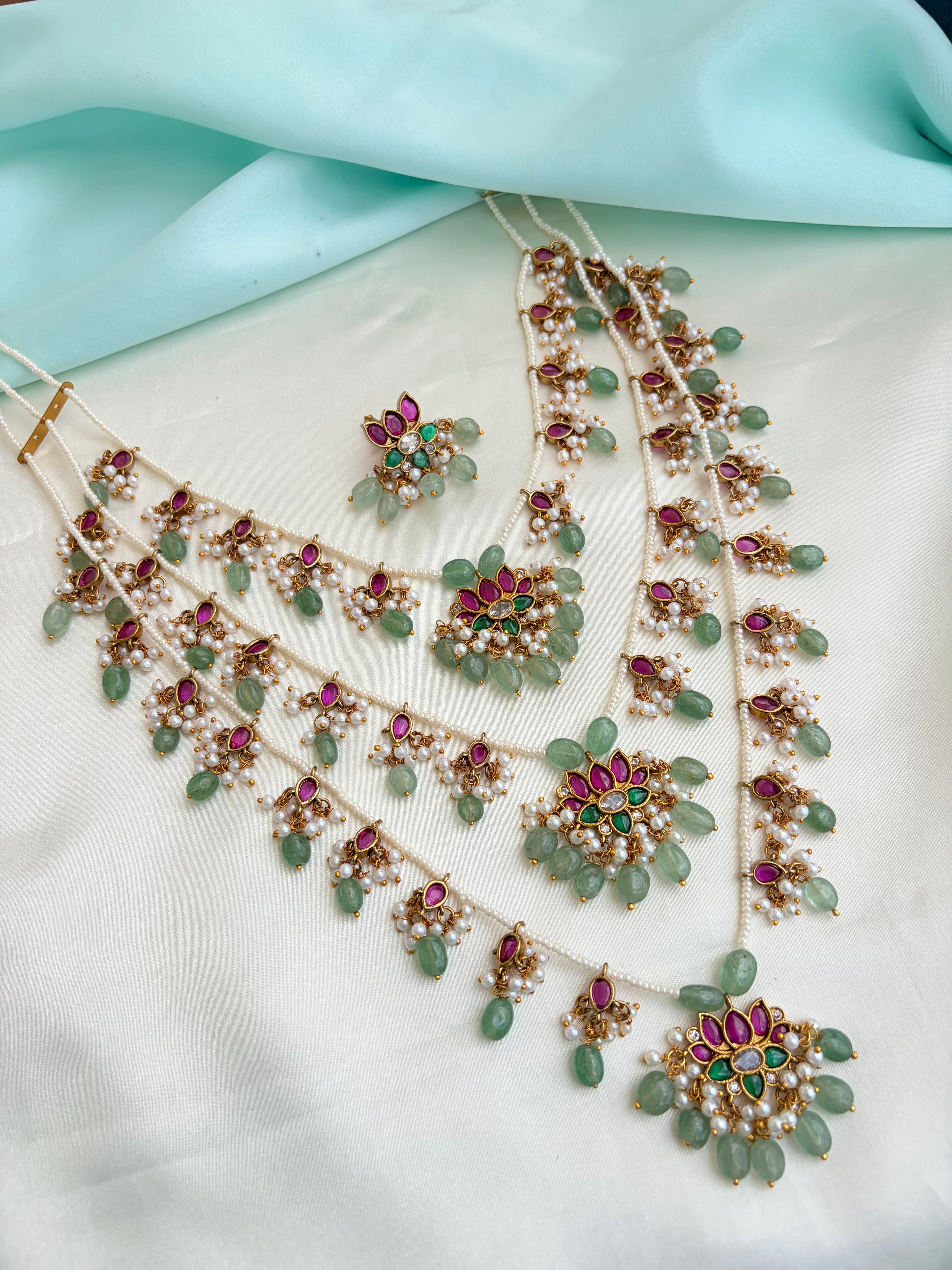 Three-layer Pearl Necklace with Ruby & Green Stone Pendants Ns310