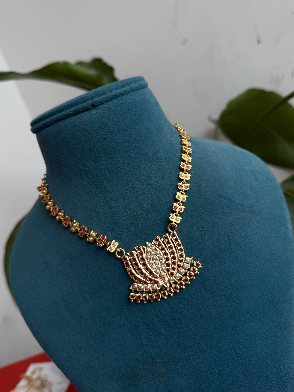 Ph080  lotus panchaloham neckset