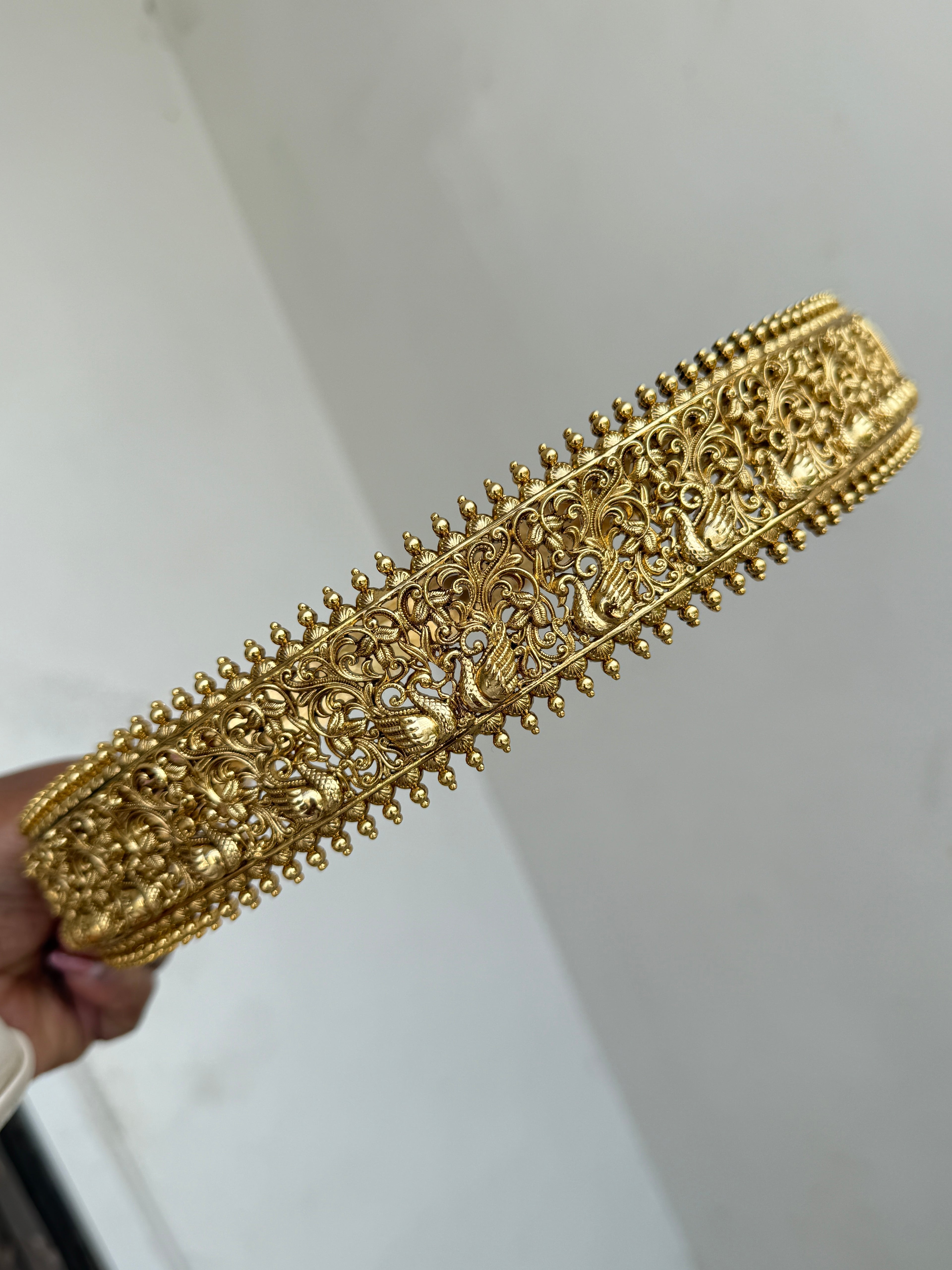 Hb619 peacock nakshi gold adults hipbelt