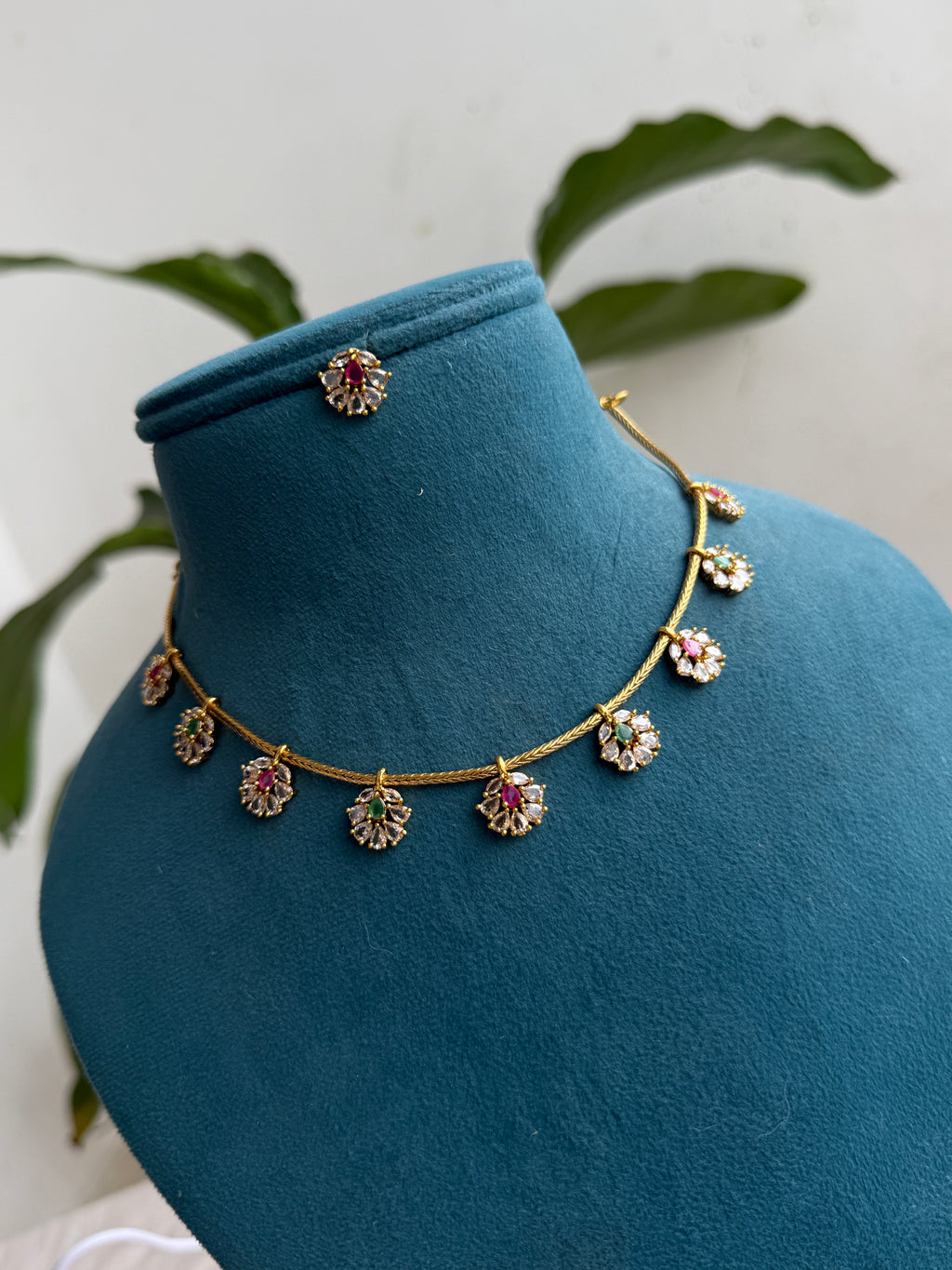 Ns447 cz multi flower neckset