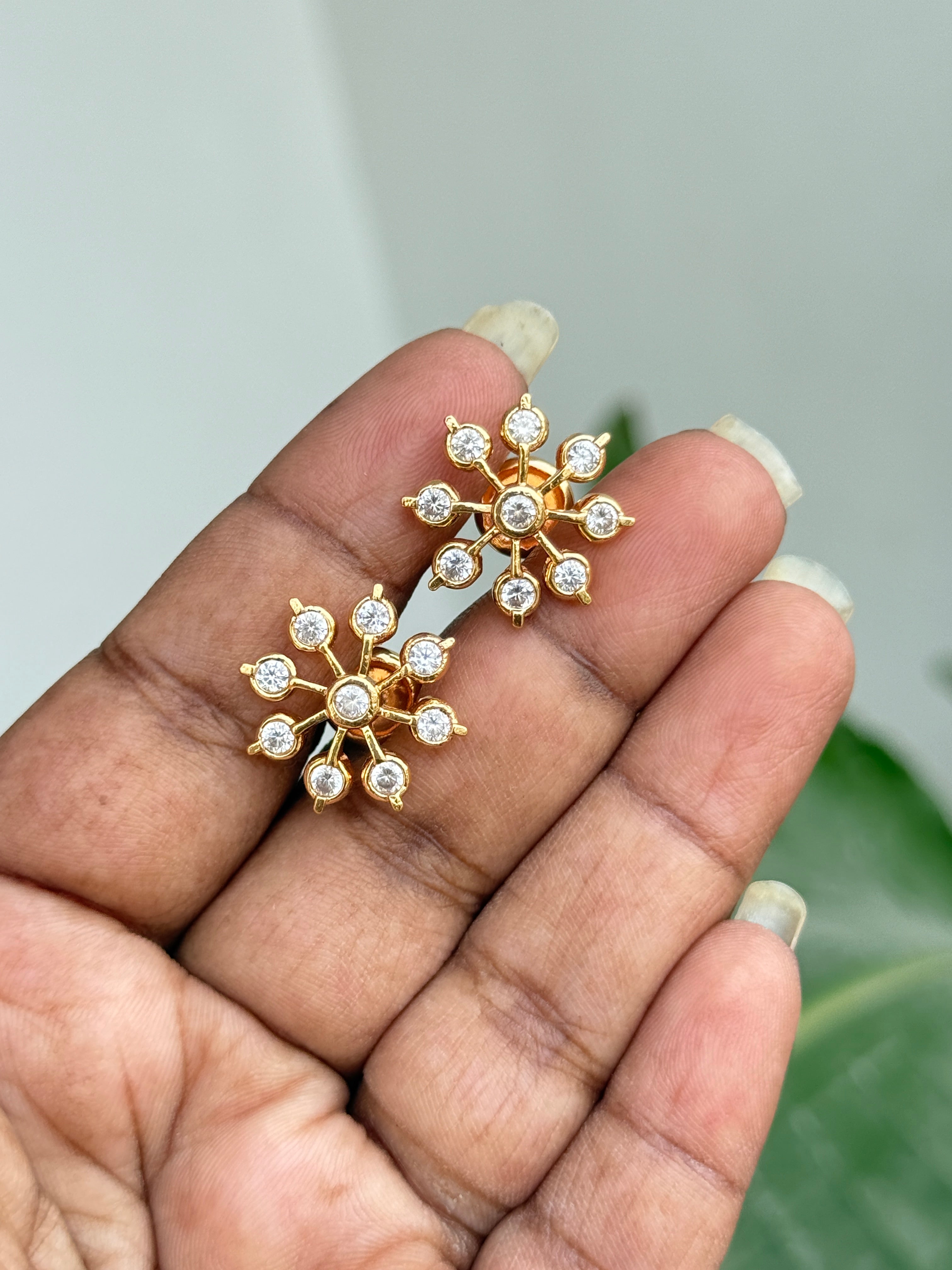 Ph093 4petals 5stones panchaloham studs