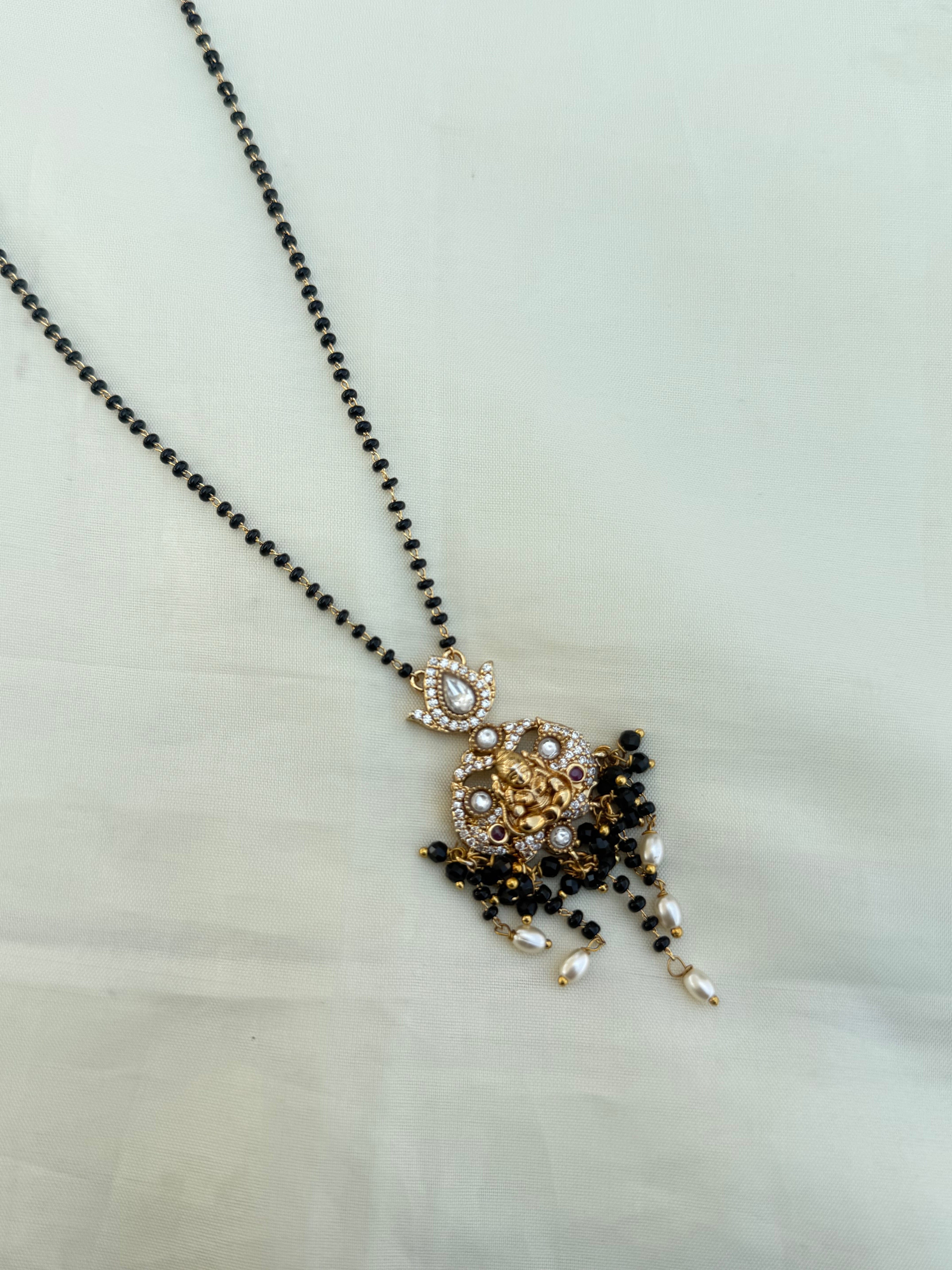 Bb3000 Lakshmi Devi pearl hanging Blackbeads