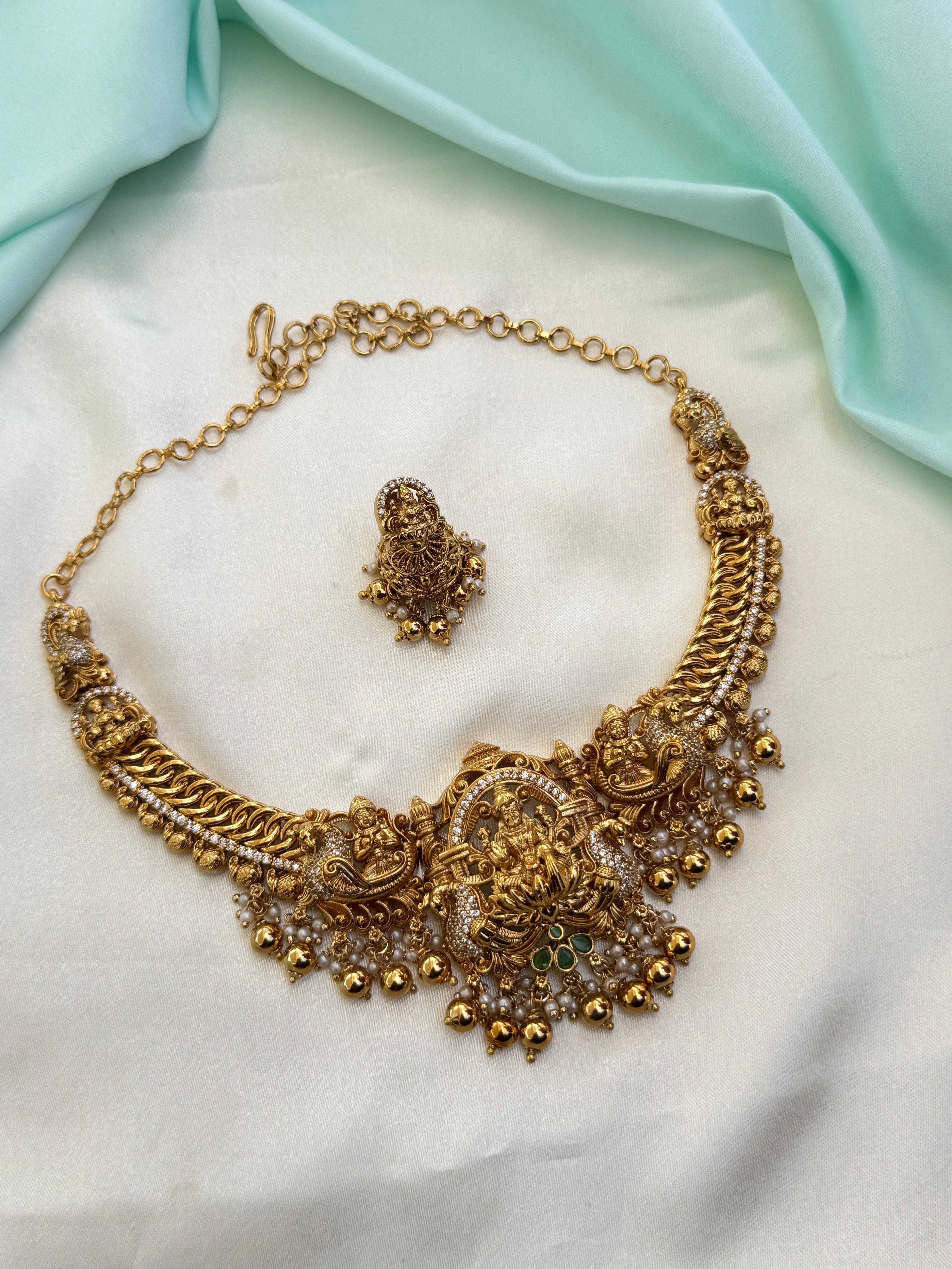 Ns813 nakshi Lakshmidevi kante neckset with gold ball