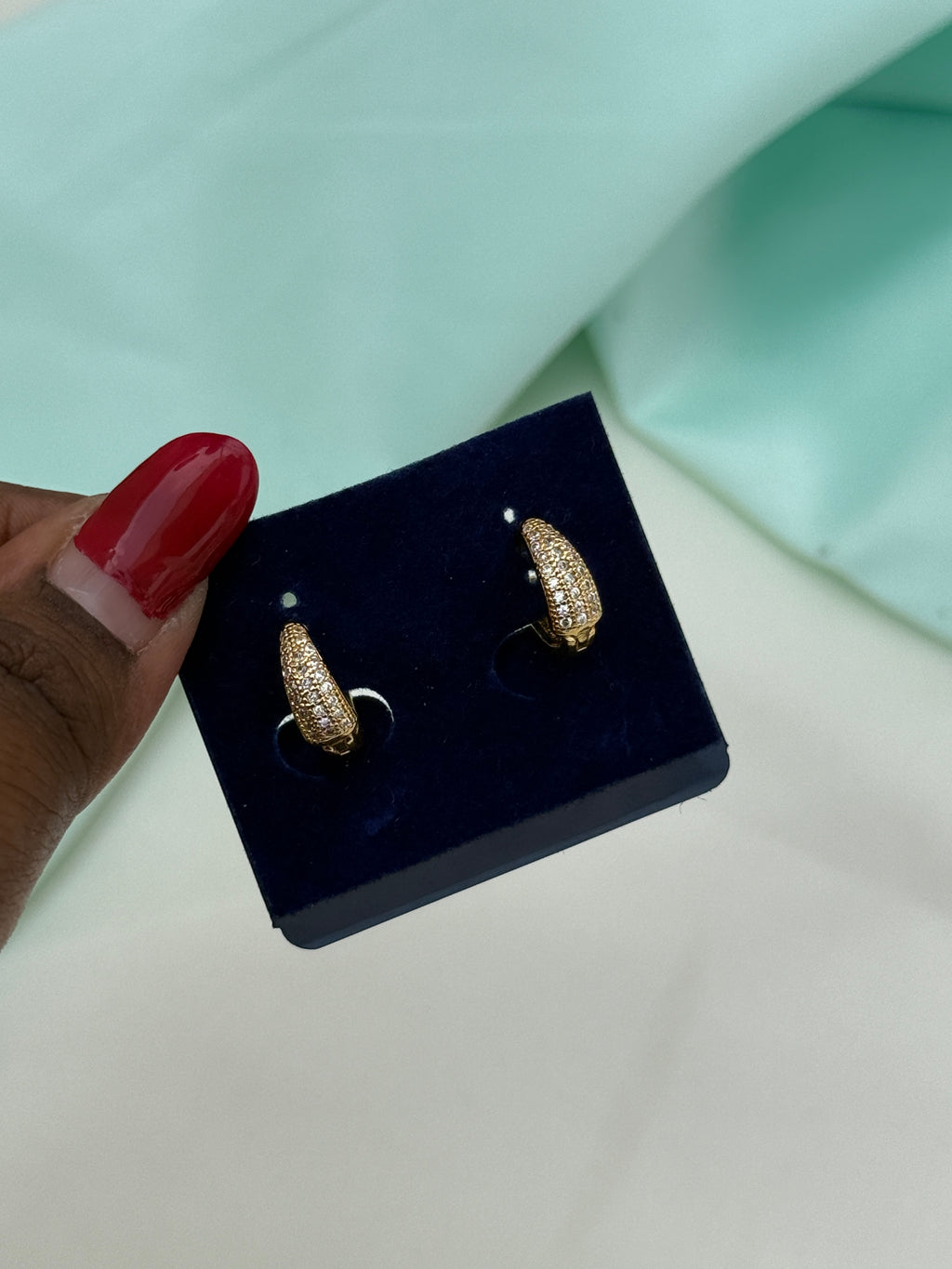 St056 anti tarnish hoops earrings