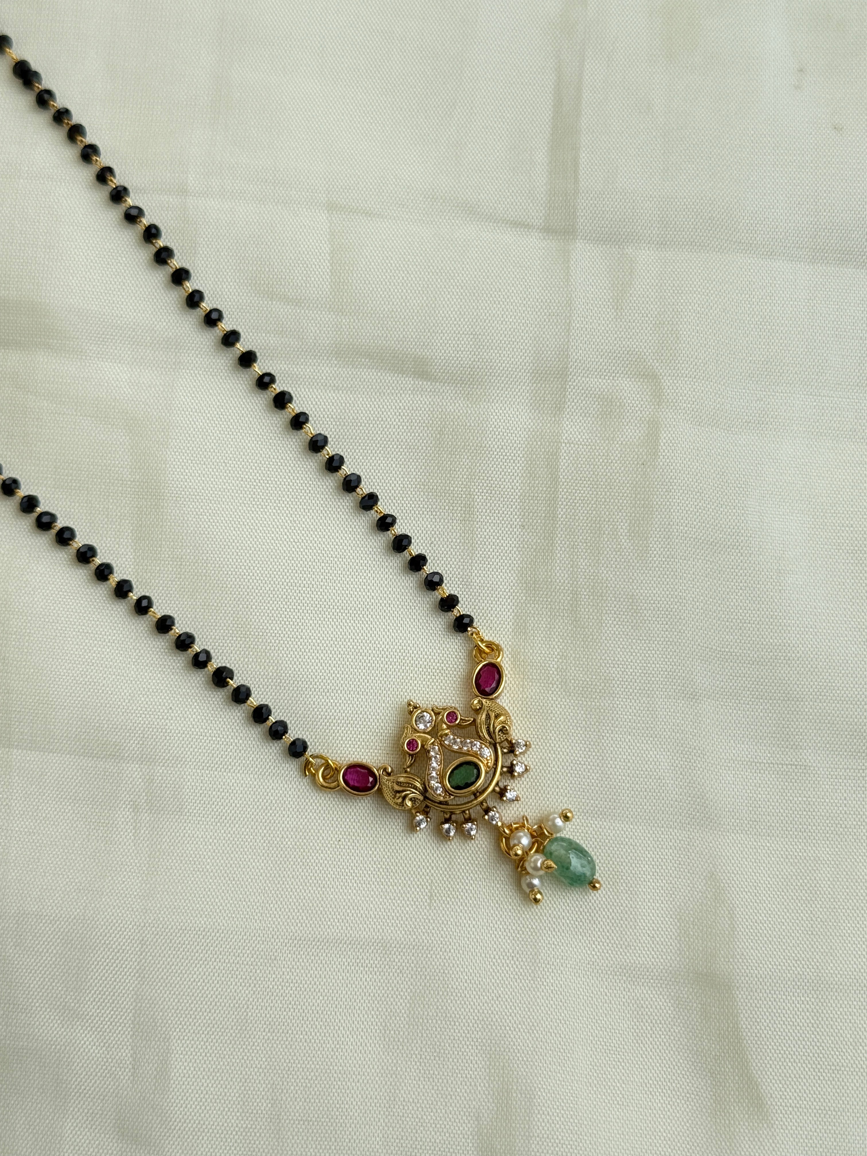 Bb004 dual peacock single line short blackbeads