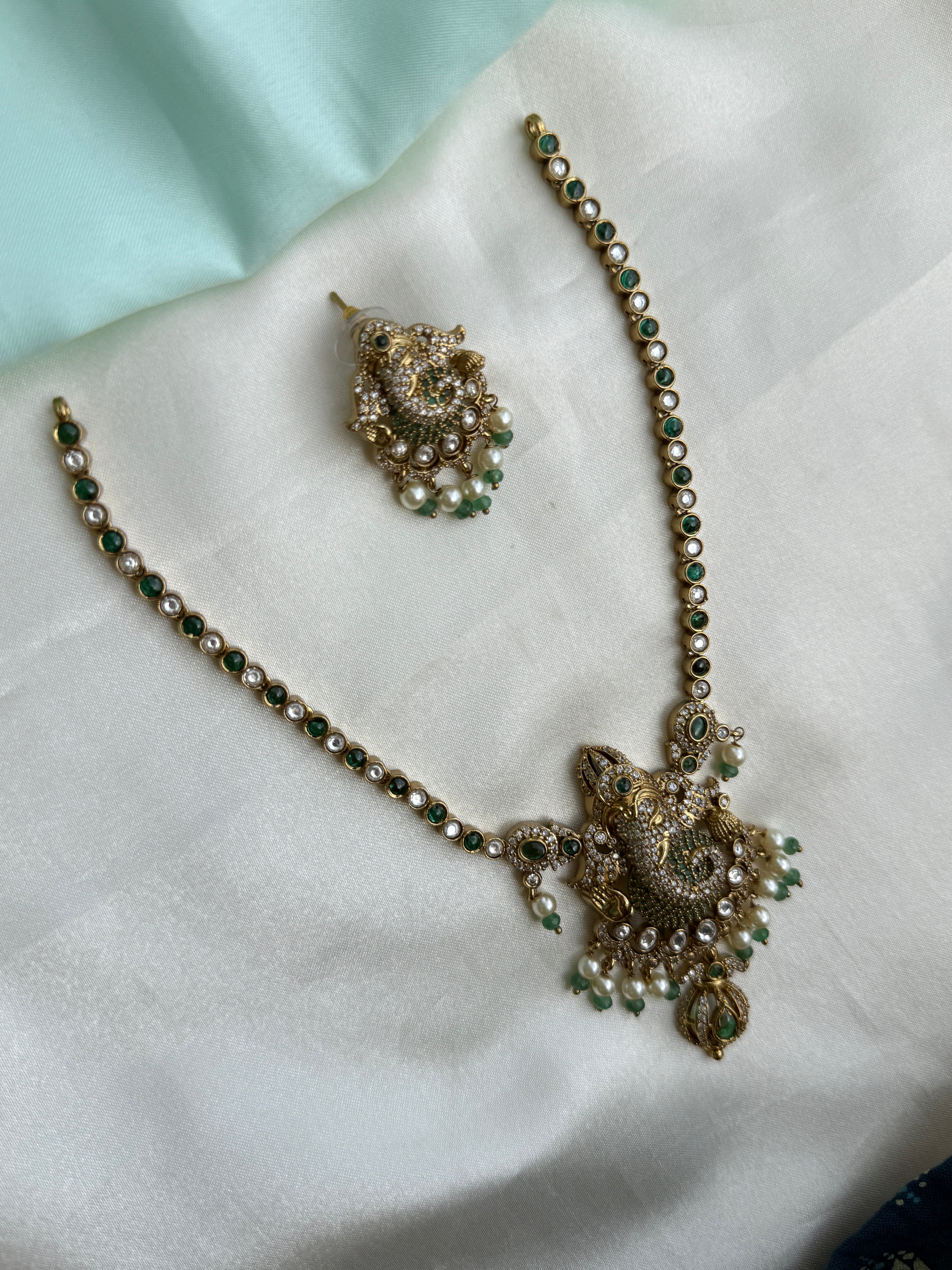 Emerald Ganesha Neckset with earrings ns956