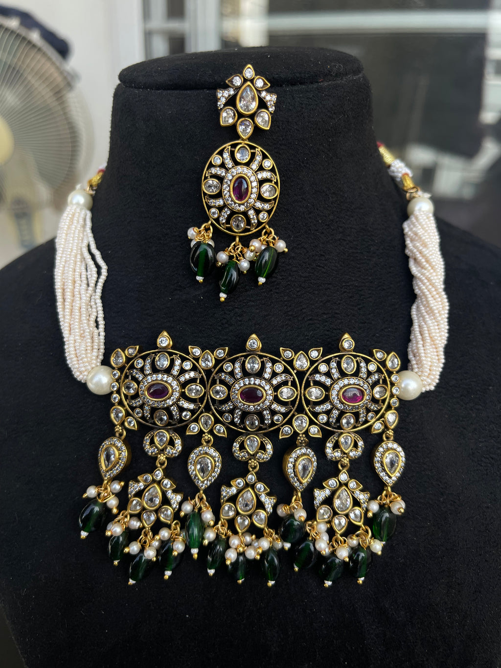 Sugar pearl Victorian choker pr005